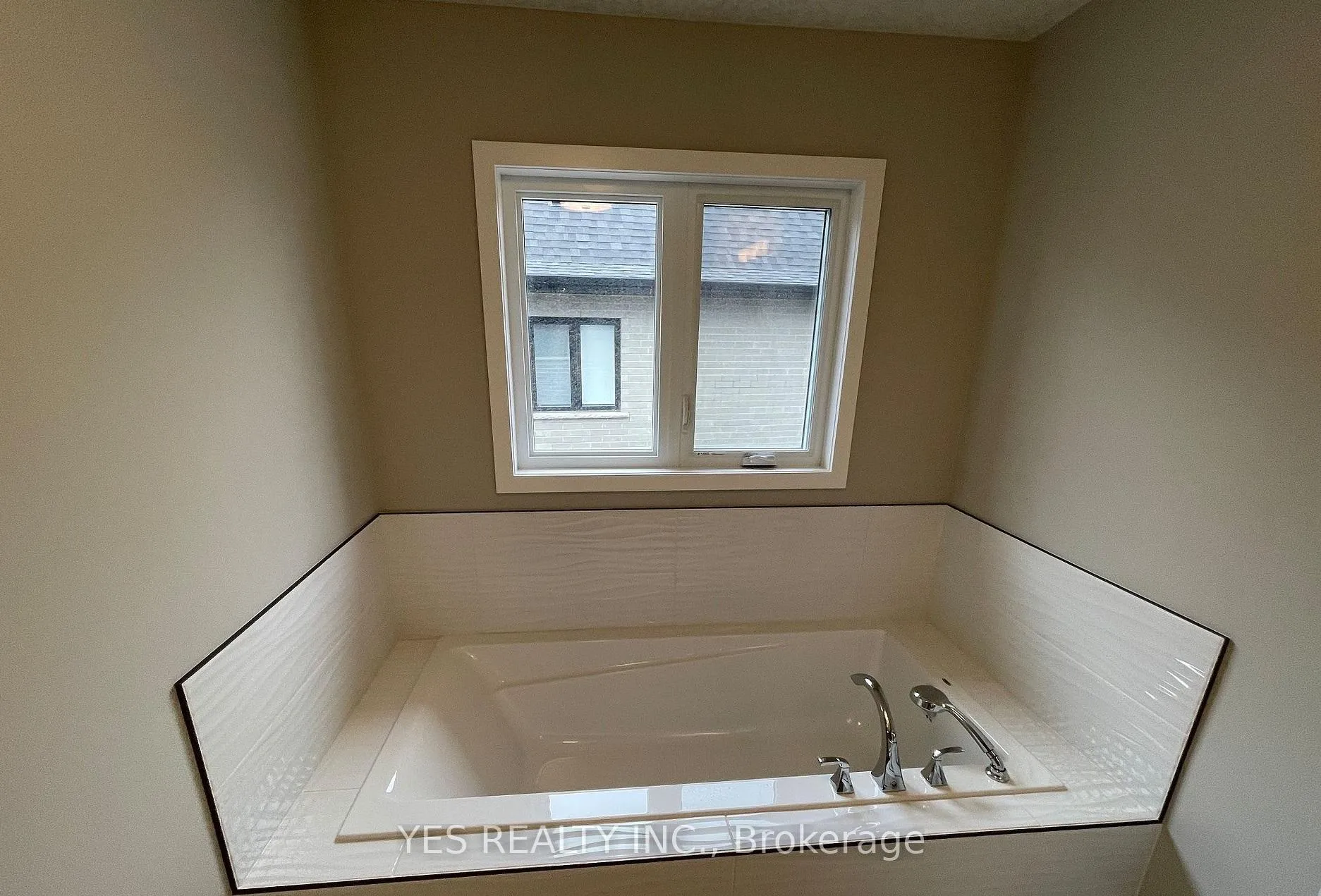Photo 12 of 87 Doon Creek Street, Kitchener, Doon South — HOMEH