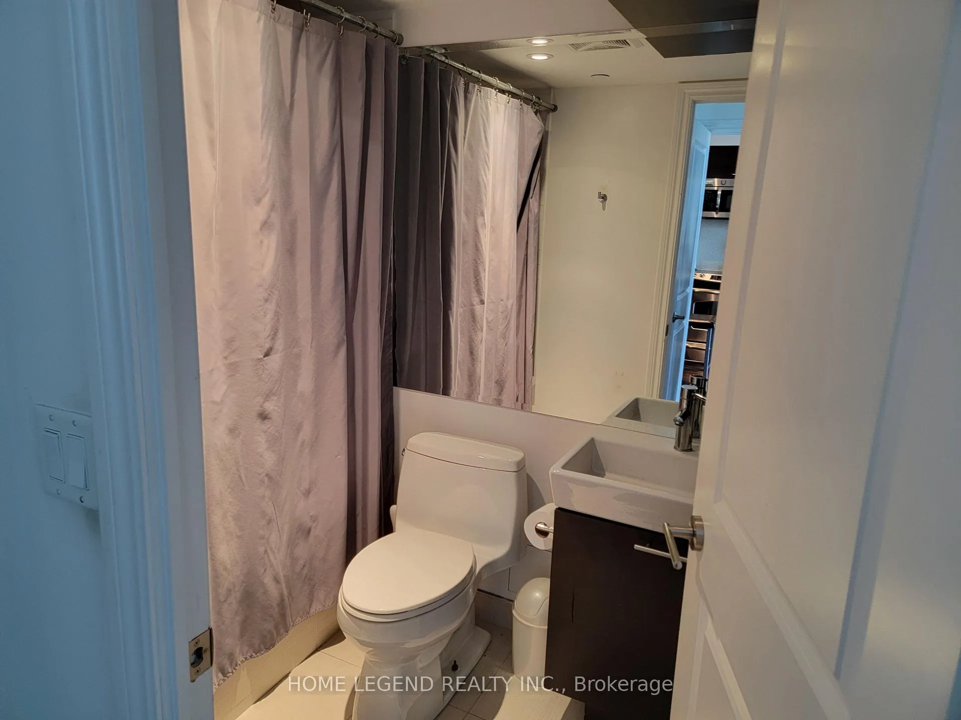 Photo 7 of Unit 3603, 386 Yonge Street, Toronto, Bay Street Corridor — HOMEH