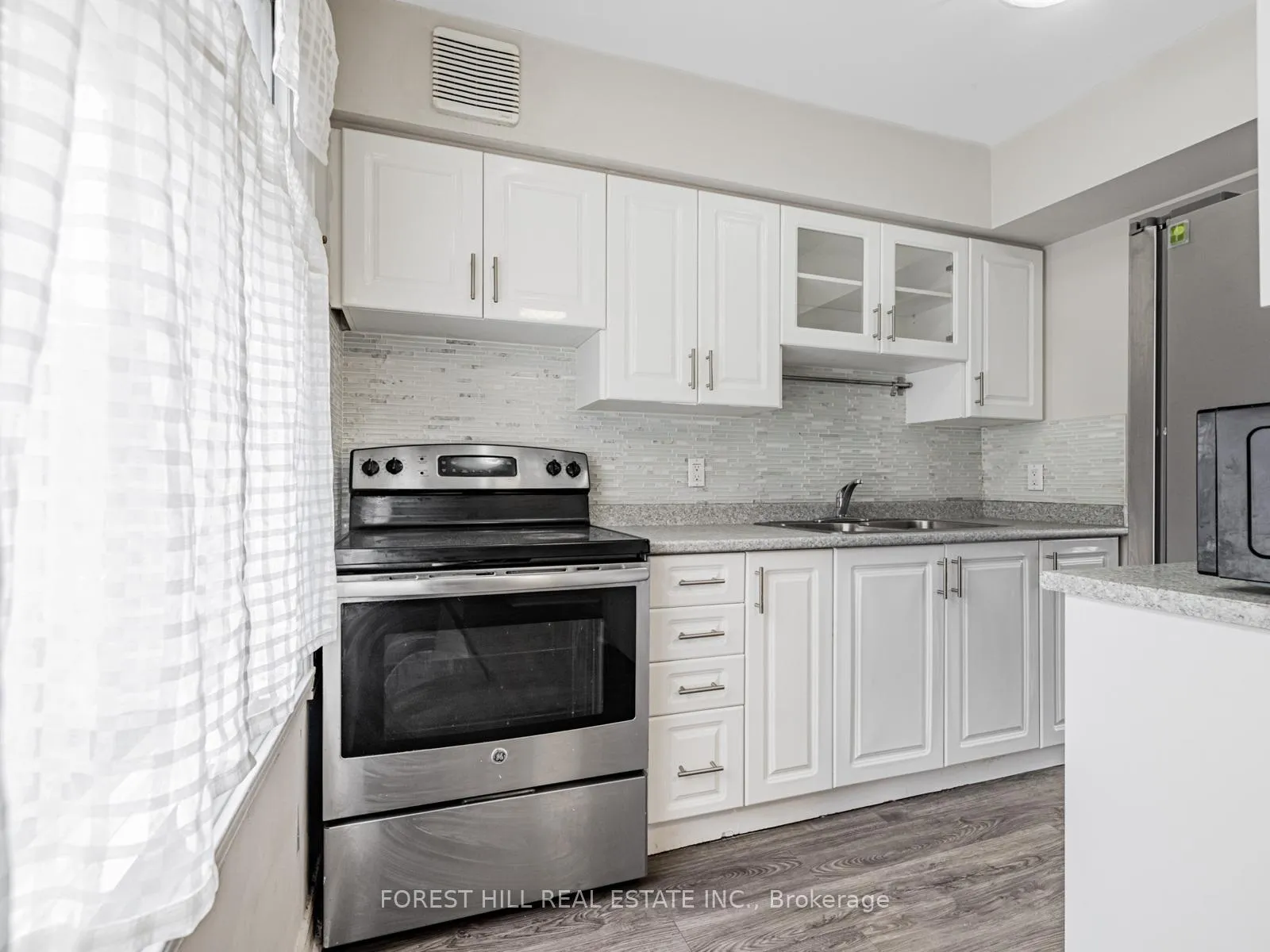 Photo 10 of Unit 25, 16 Rexdale Boulevard, Etobicoke, Rexdale-Kipling — HOMEH
