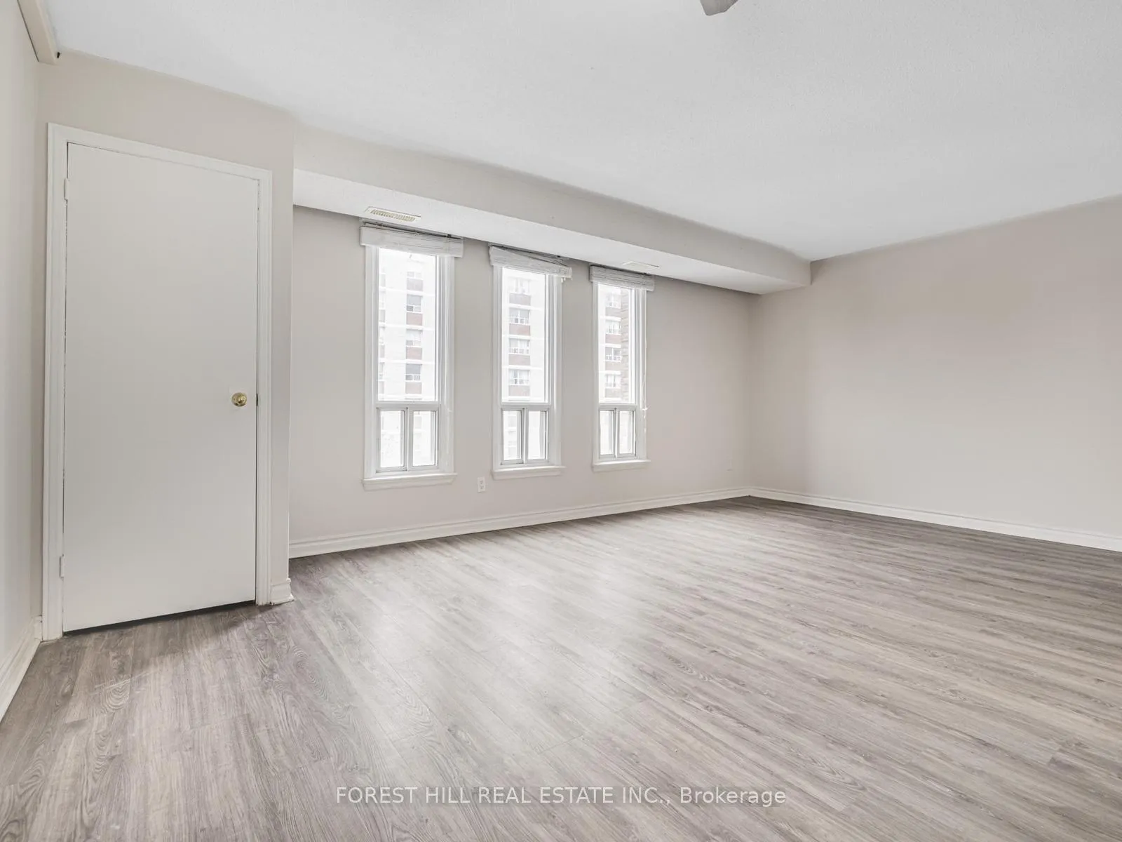 Photo 12 of Unit 25, 16 Rexdale Boulevard, Etobicoke, Rexdale-Kipling — HOMEH
