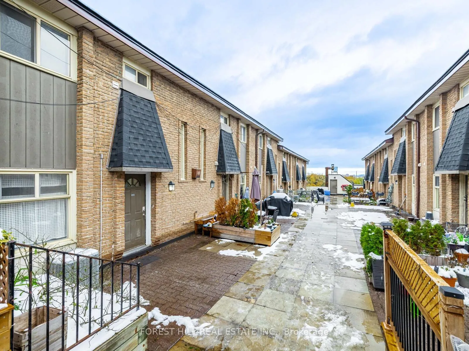 Photo 28 of Unit 25, 16 Rexdale Boulevard, Etobicoke, Rexdale-Kipling — HOMEH