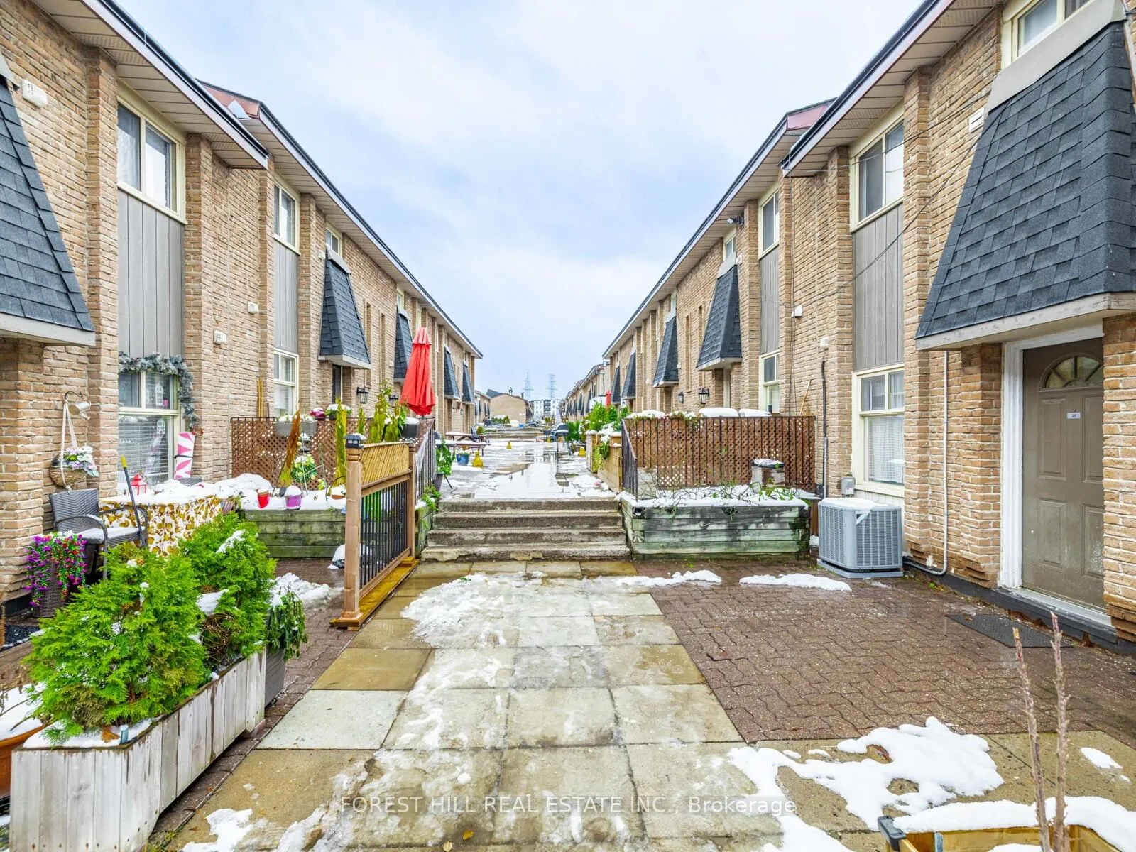 Photo 29 of Unit 25, 16 Rexdale Boulevard, Etobicoke, Rexdale-Kipling — HOMEH