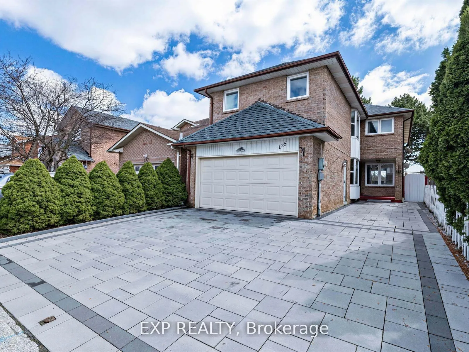 Photo 2 of 125 Green Bush Crescent, Vaughan, Crestwood-Springfarm-Yorkhill — HOMEH