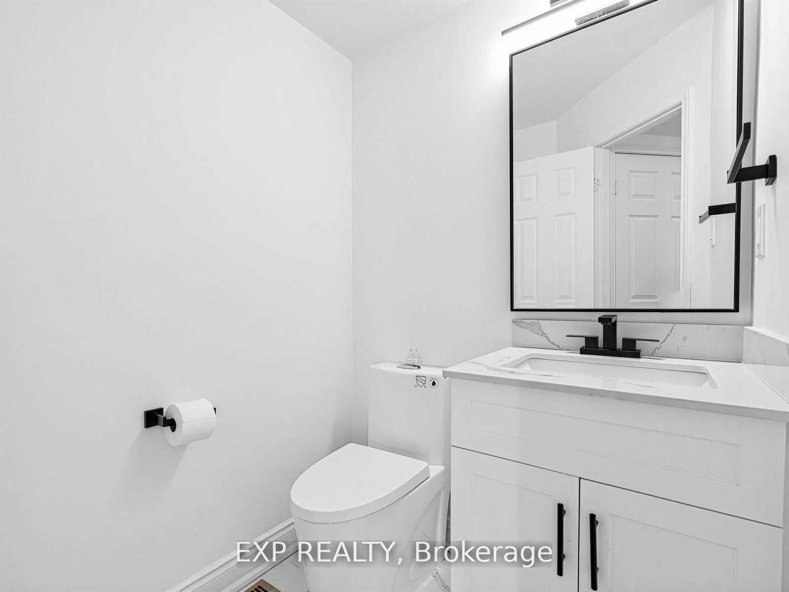 Photo 13 of 125 Green Bush Crescent, Vaughan, Crestwood-Springfarm-Yorkhill — HOMEH