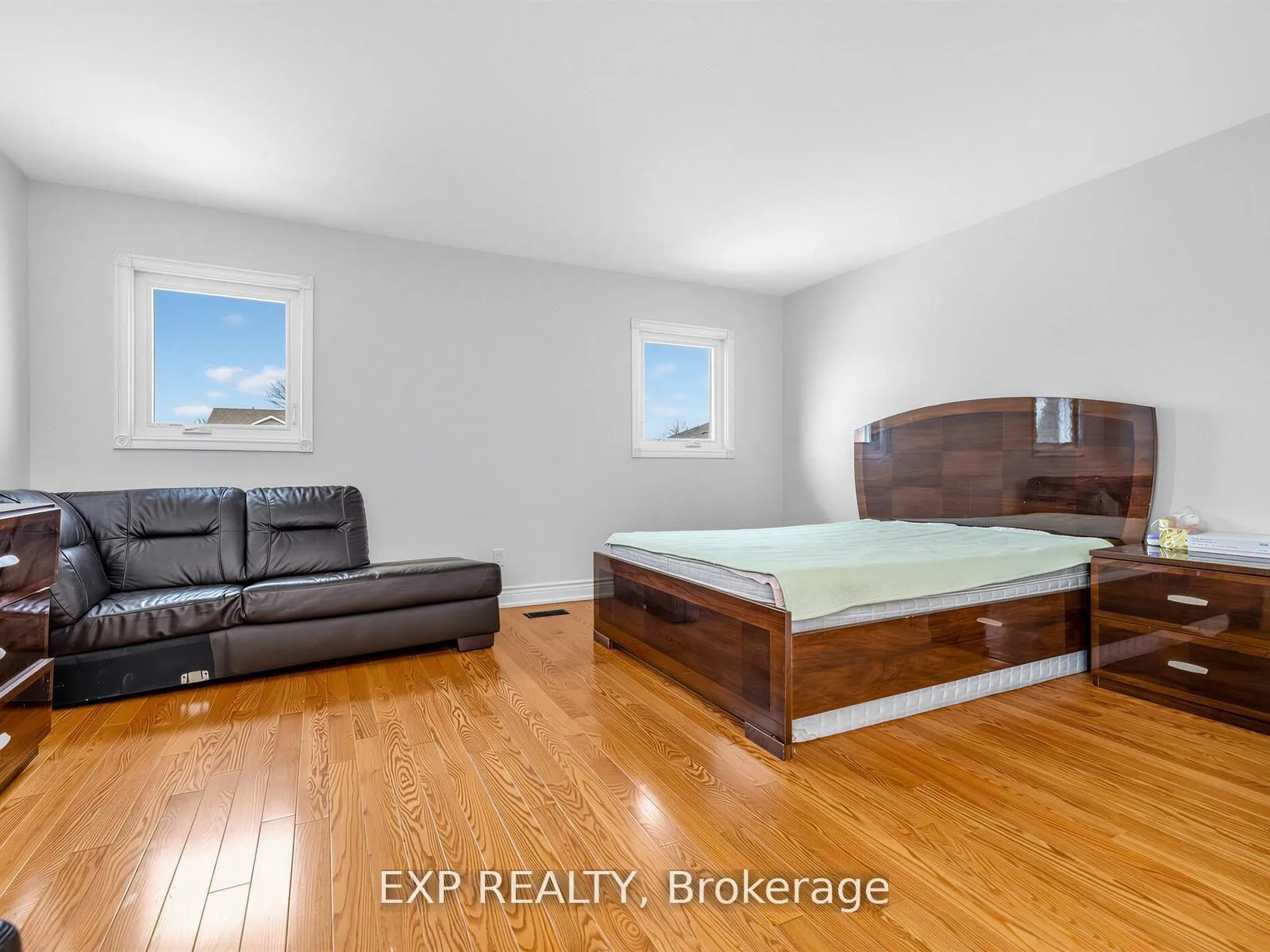Photo 17 of 125 Green Bush Crescent, Vaughan, Crestwood-Springfarm-Yorkhill — HOMEH