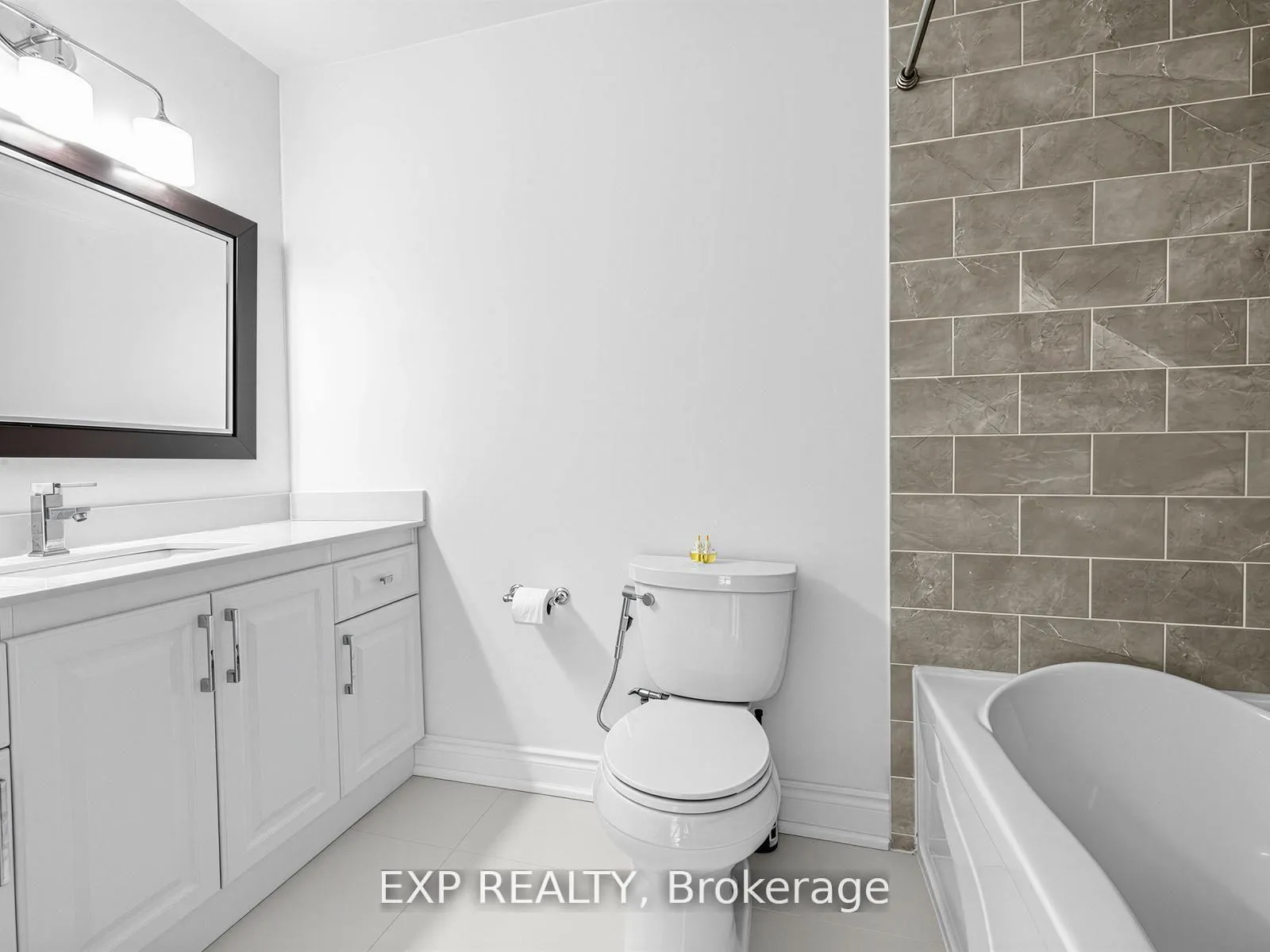 Photo 19 of 125 Green Bush Crescent, Vaughan, Crestwood-Springfarm-Yorkhill — HOMEH