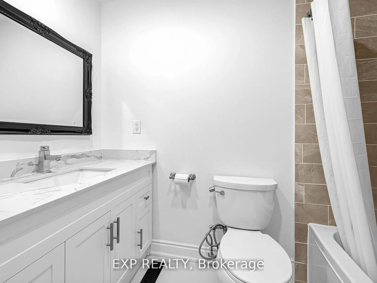 Photo 22 of 125 Green Bush Crescent, Vaughan, Crestwood-Springfarm-Yorkhill — HOMEH