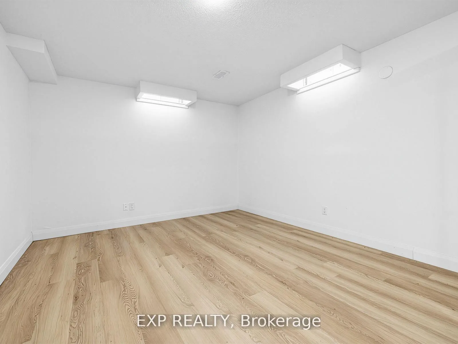 Photo 30 of 125 Green Bush Crescent, Vaughan, Crestwood-Springfarm-Yorkhill — HOMEH