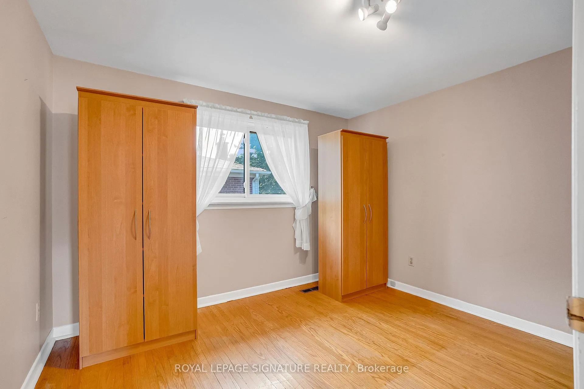 Photo 24 of 9 Mollard Road, Scarborough, Agincourt North — HOMEH