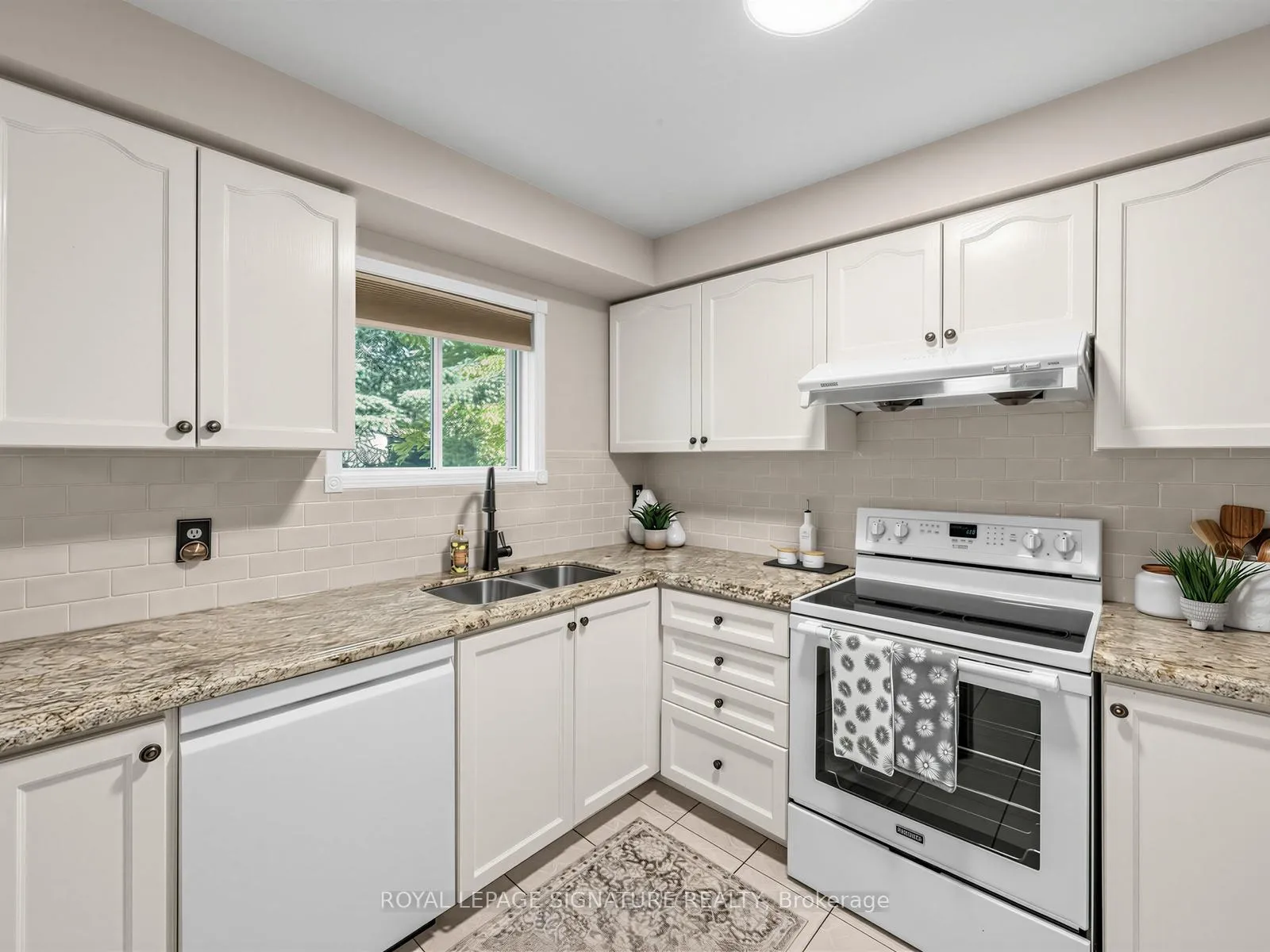Photo 9 of Unit 36, 5525 Palmerston Crescent, Mississauga, Central Erin Mills — HOMEH