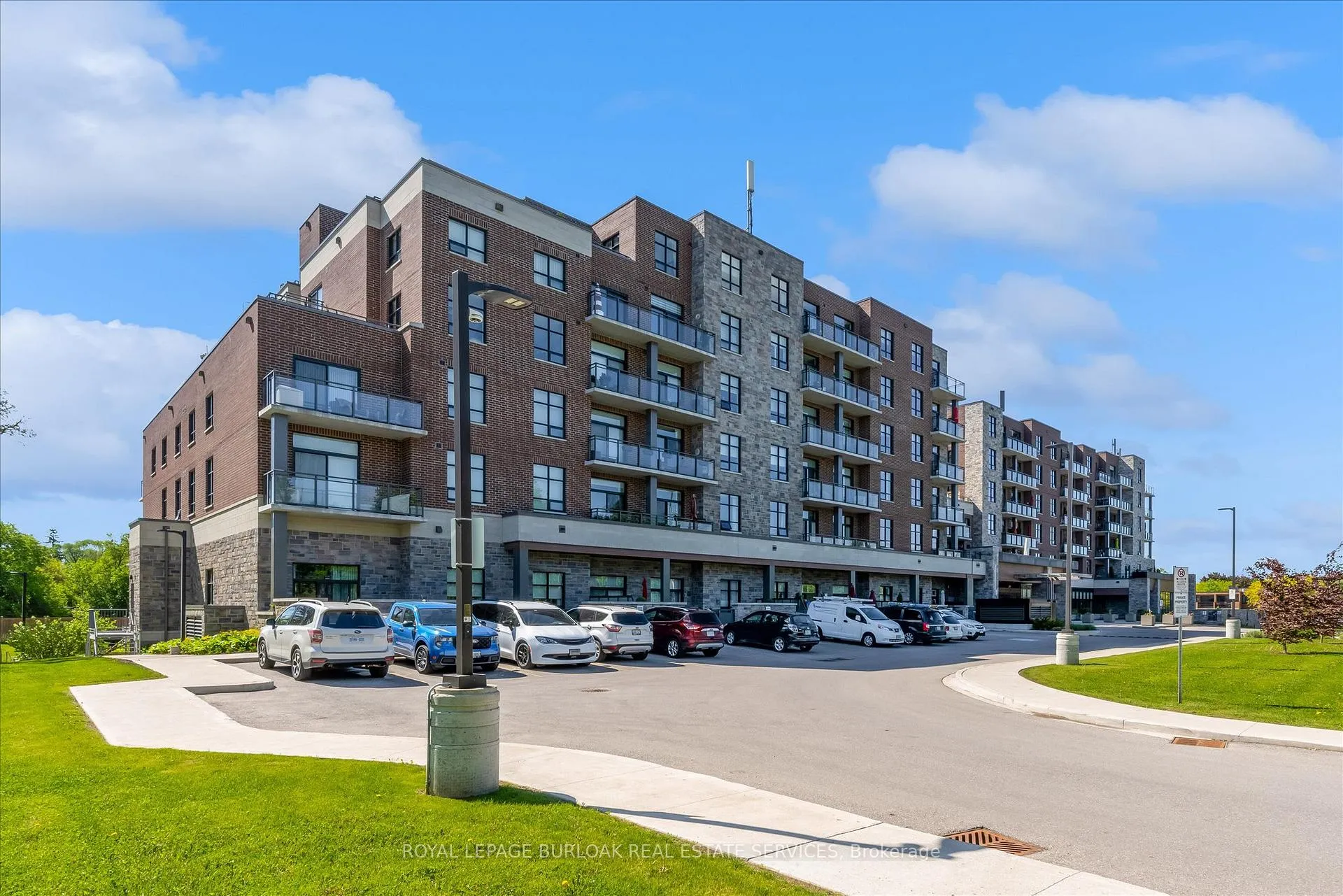 Photo 1 of Unit 113, 3290 New Street, Burlington, Roseland — HOMEH
