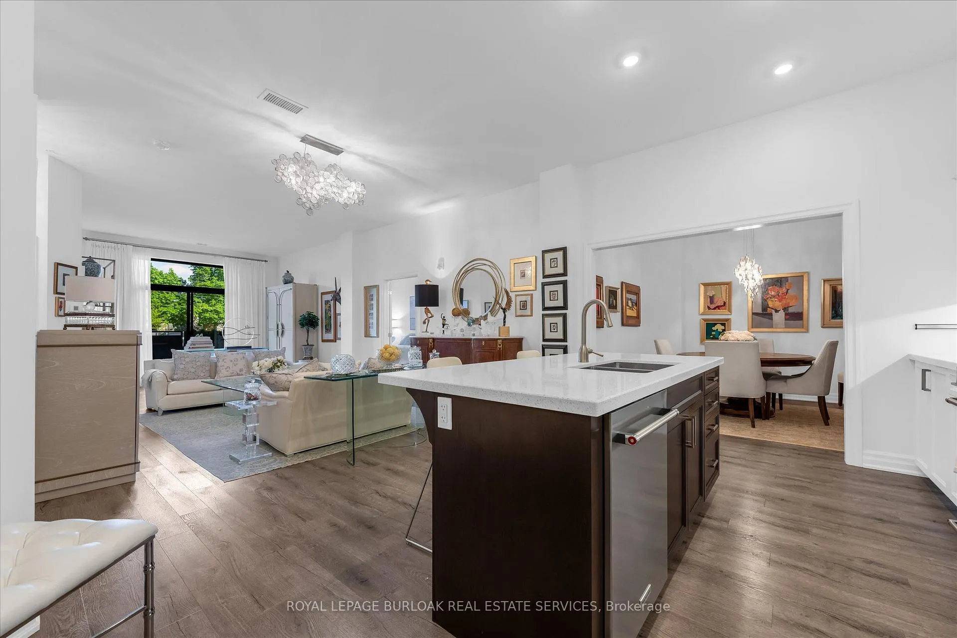 Photo 7 of Unit 113, 3290 New Street, Burlington, Roseland — HOMEH