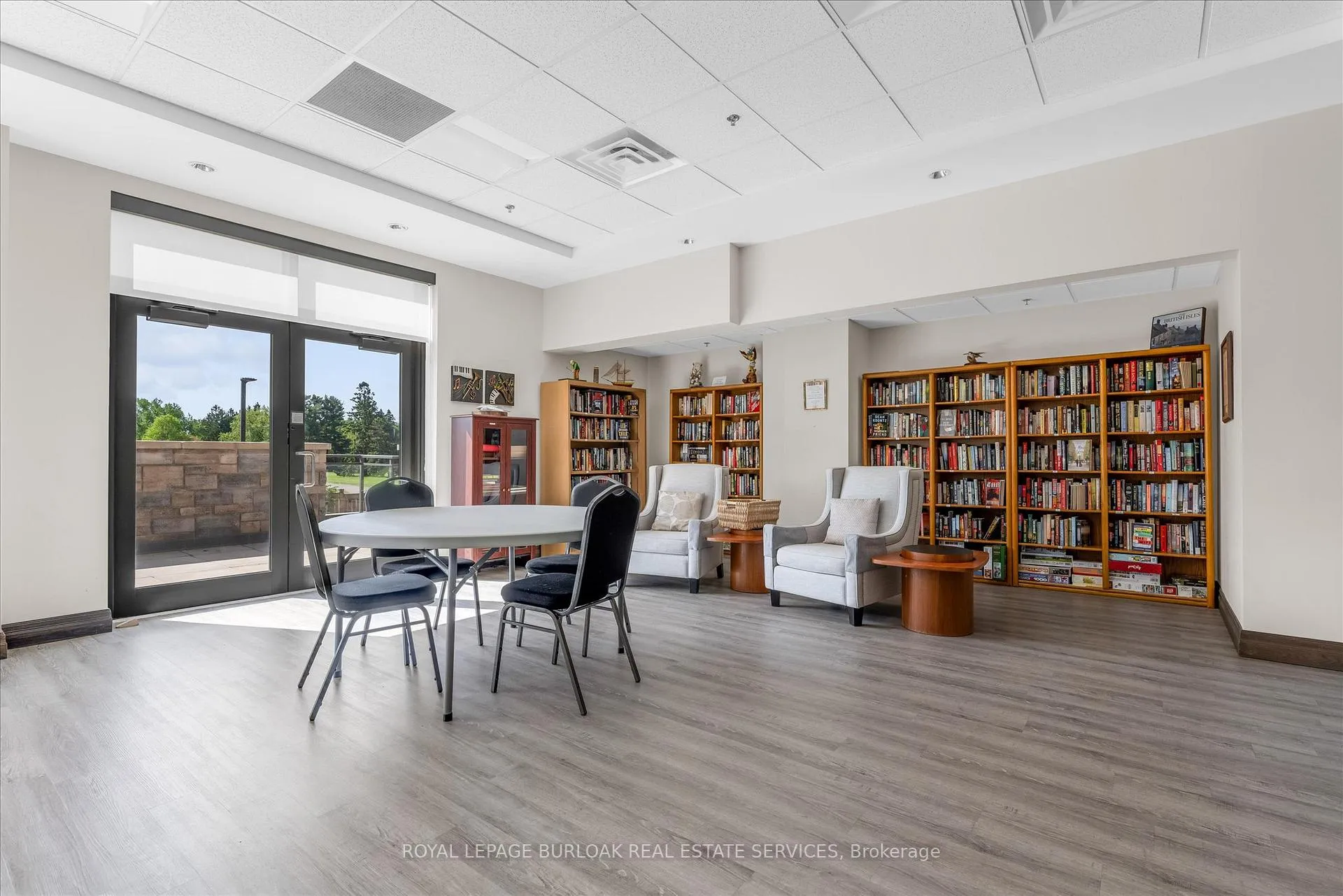 Photo 31 of Unit 113, 3290 New Street, Burlington, Roseland — HOMEH