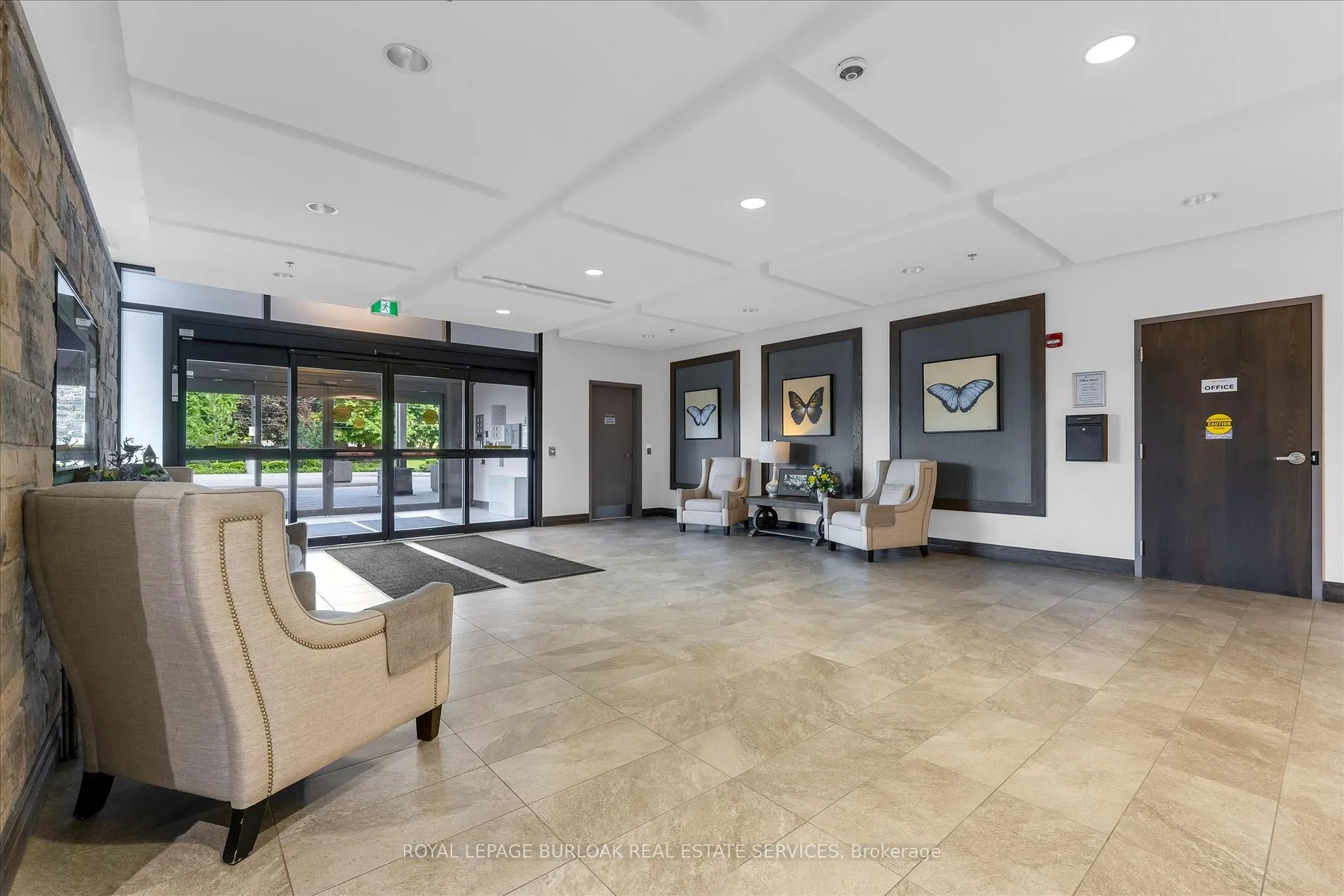 Photo 32 of Unit 113, 3290 New Street, Burlington, Roseland — HOMEH