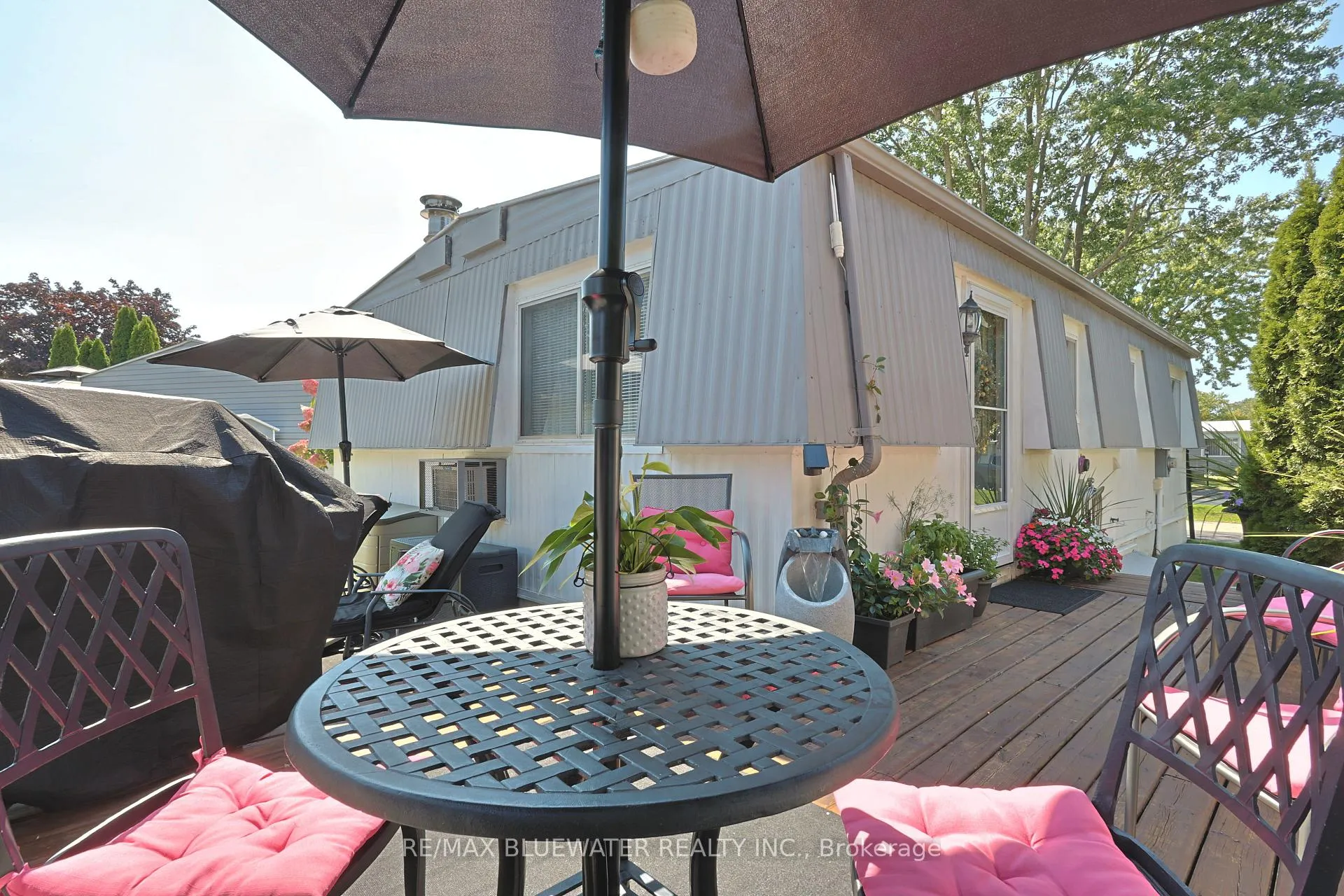 Photo 2 of 208 Biltmore Drive, South Huron, Stephen — HOMEH