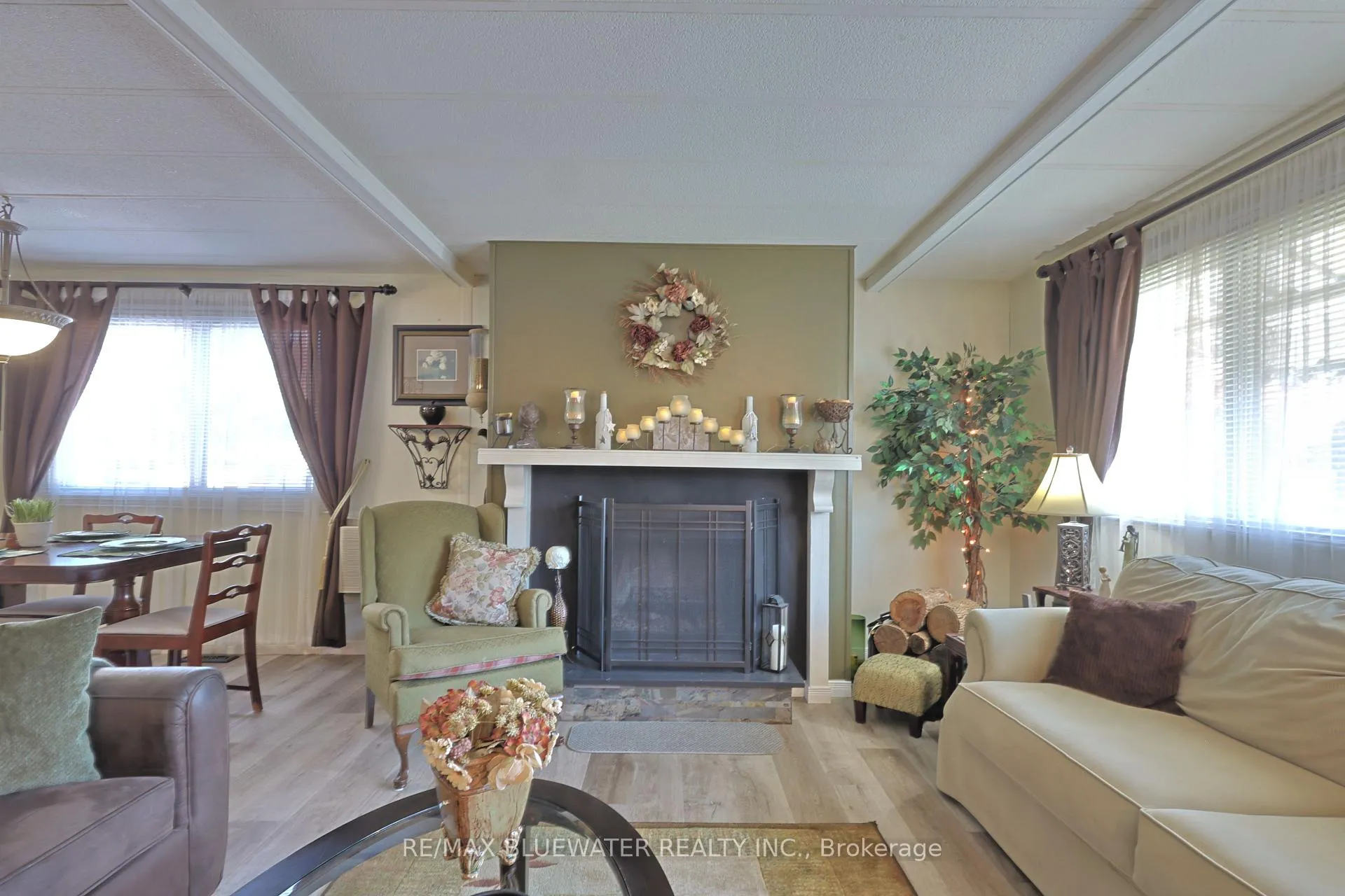 Photo 4 of 208 Biltmore Drive, South Huron, Stephen — HOMEH