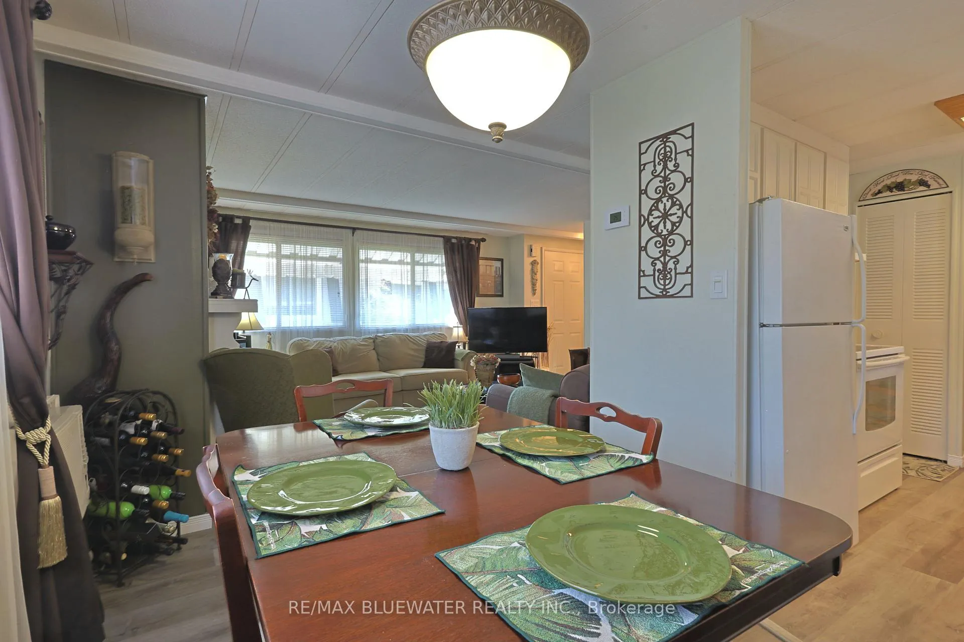 Photo 15 of 208 Biltmore Drive, South Huron, Stephen — HOMEH