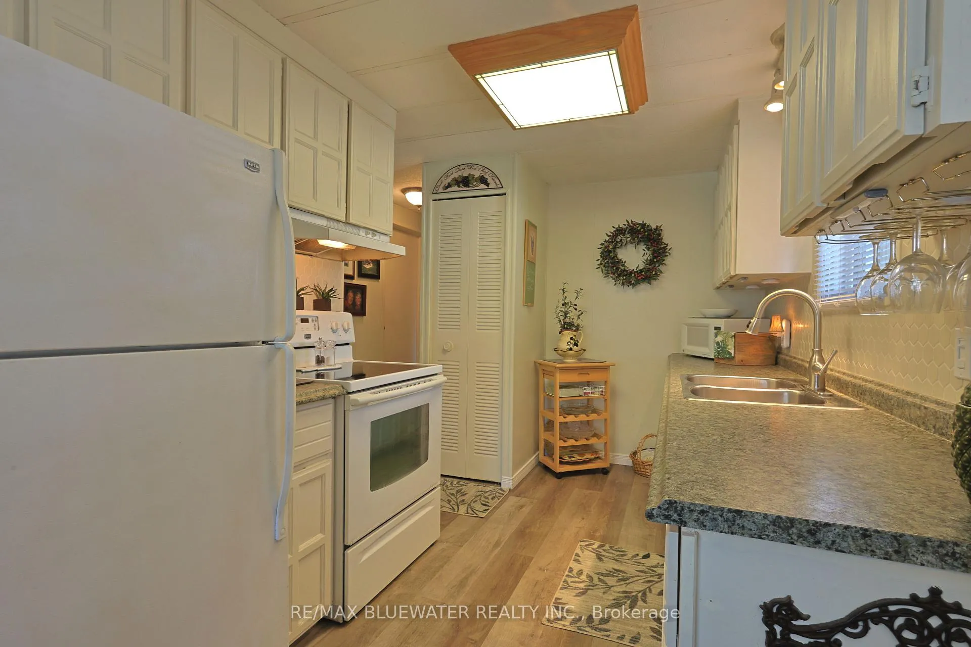 Photo 16 of 208 Biltmore Drive, South Huron, Stephen — HOMEH