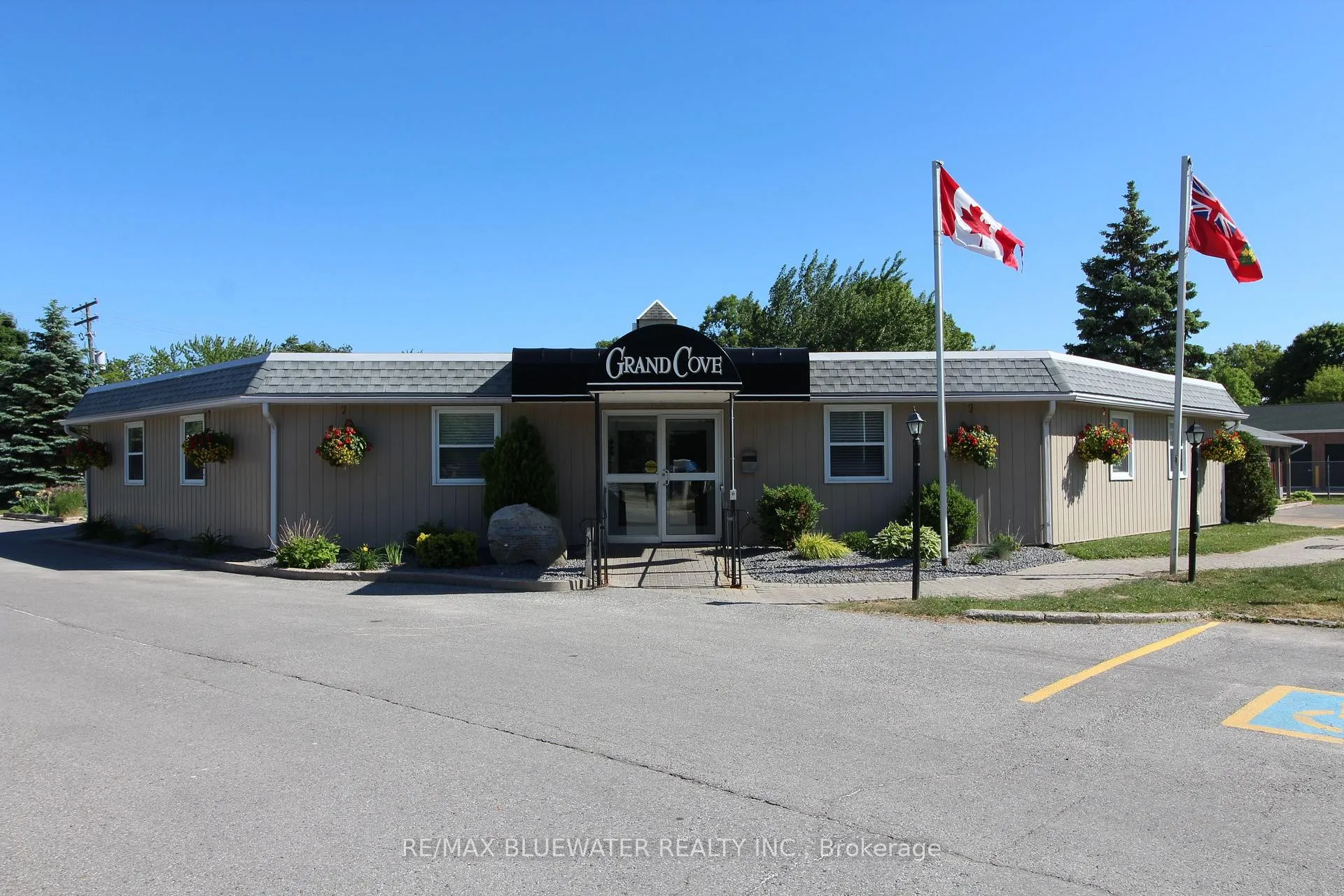 Photo 36 of 208 Biltmore Drive, South Huron, Stephen — HOMEH