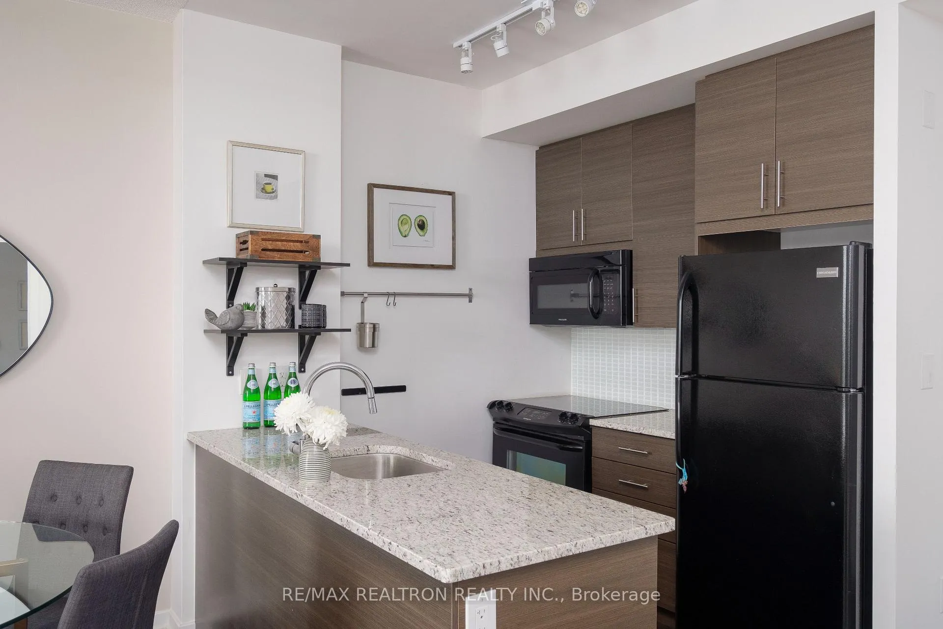 Photo 5 of Unit 2209, 70 Forest Manor Road, North York, Henry Farm — HOMEH