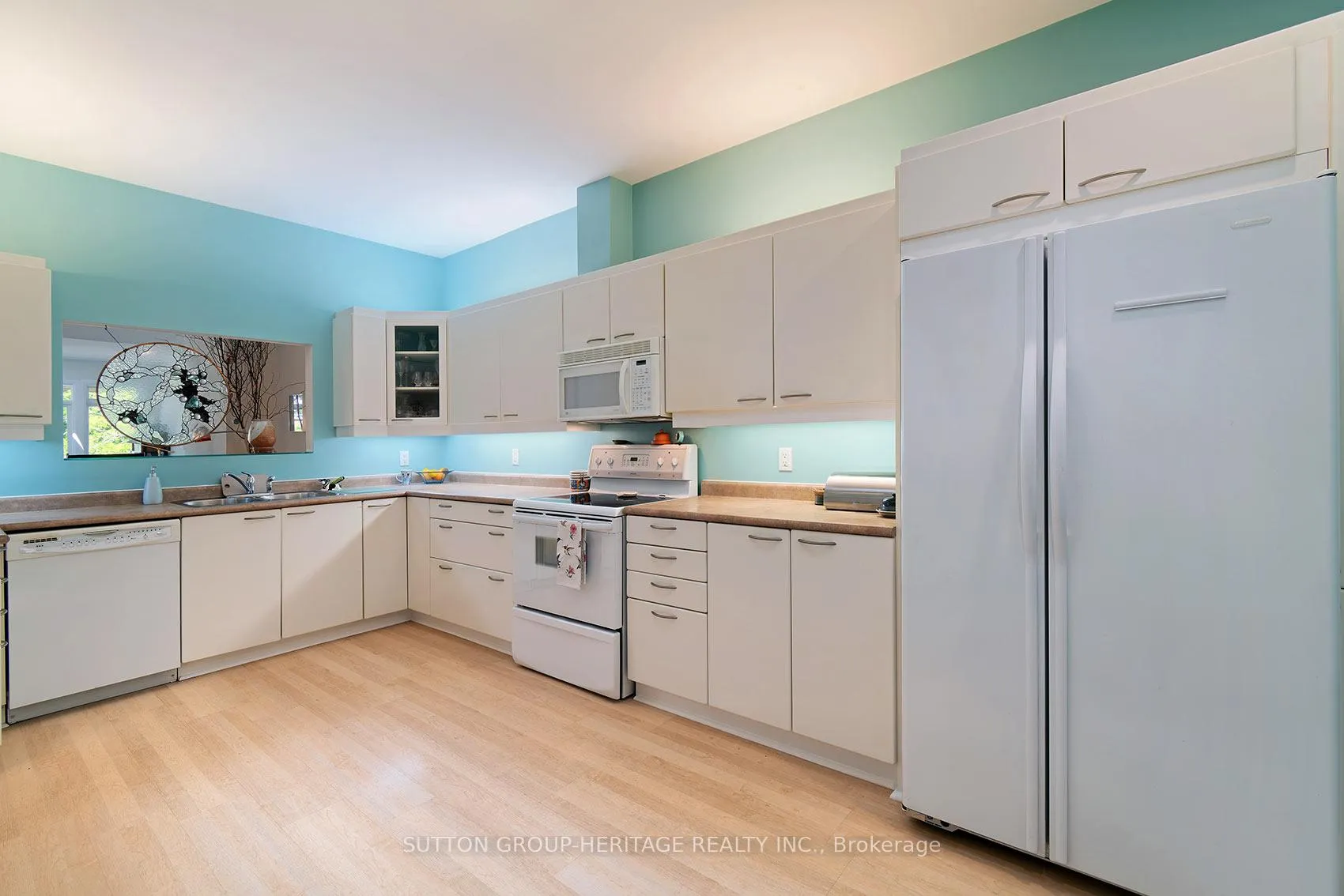 Photo 12 of 22 Wave Hill Way, Markham, Greensborough — HOMEH