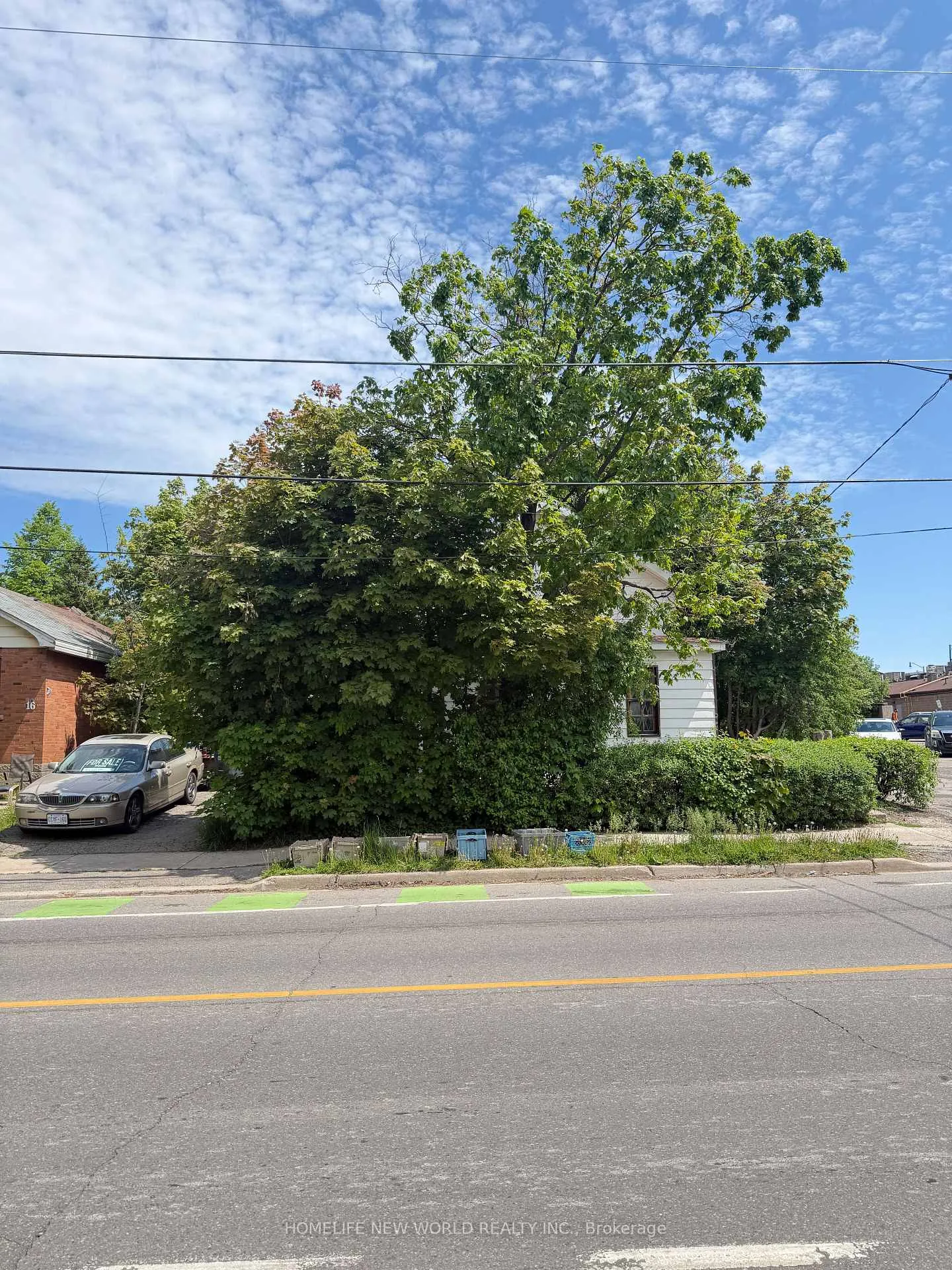 Photo 3 of 16 Centre Street N, Brampton, Queen Street Corridor — HOMEH