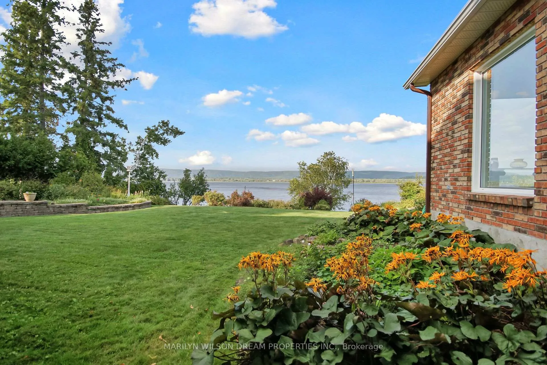 Photo 3 of 2998 Barlow Crescent, Ottawa, Dunrobin Shores — HOMEH