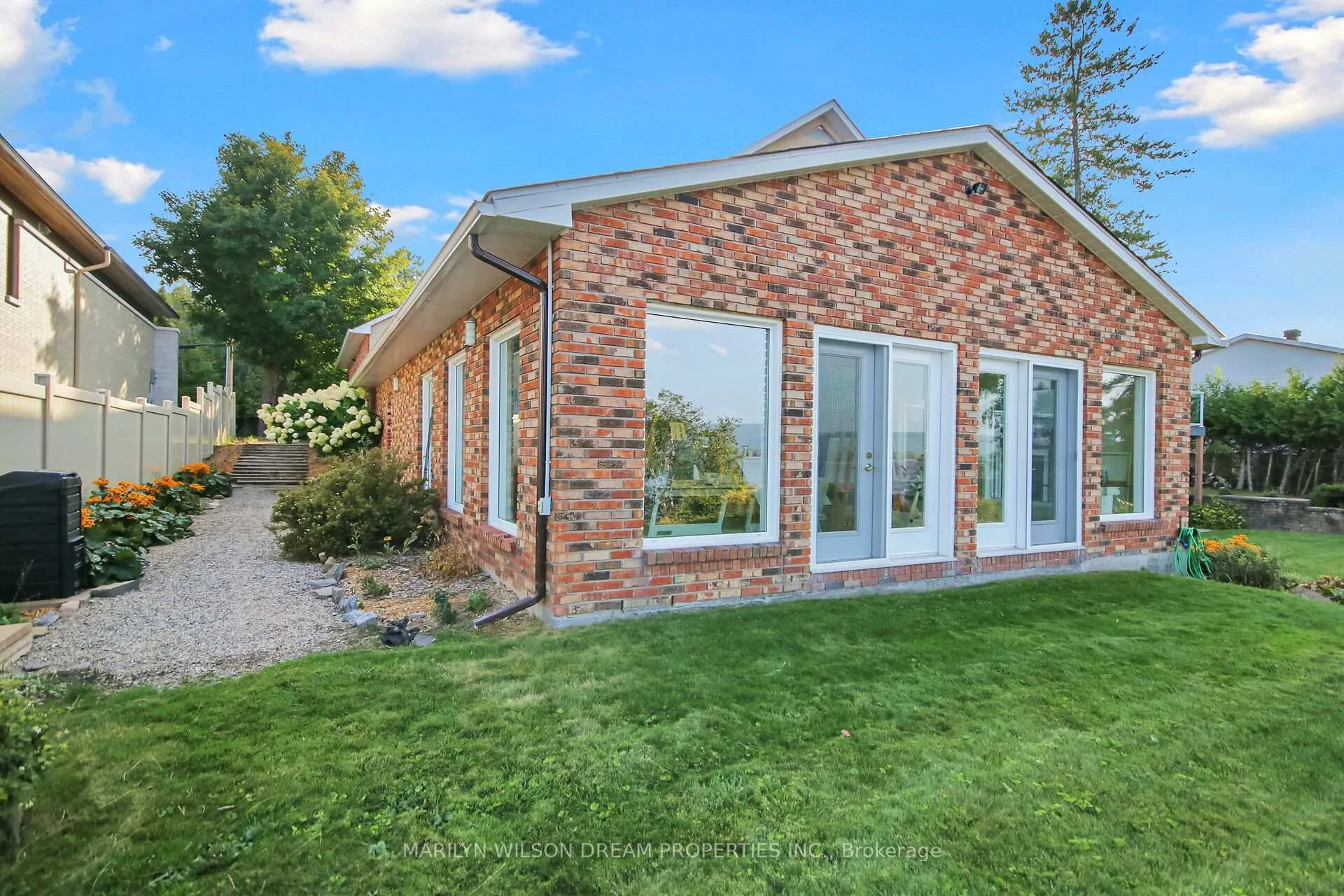 Photo 4 of 2998 Barlow Crescent, Ottawa, Dunrobin Shores — HOMEH