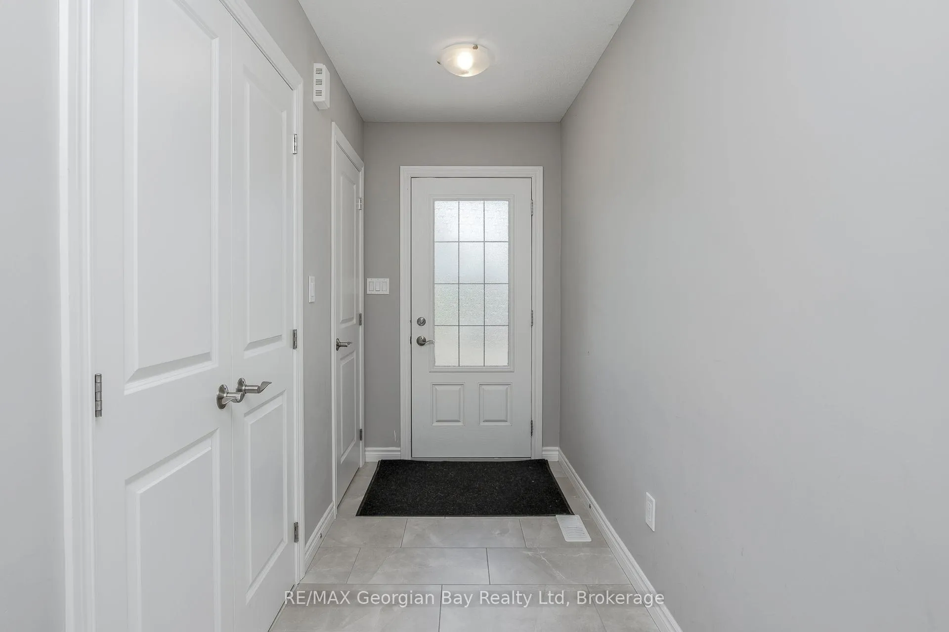 Photo 2 of 956 Cook Drive, Midland — HOMEH