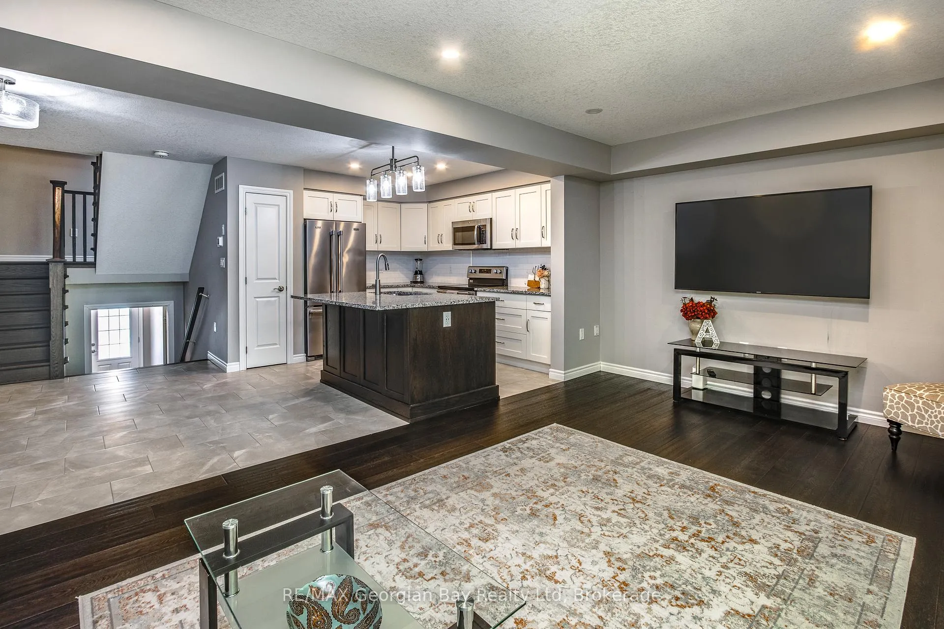 Photo 9 of 956 Cook Drive, Midland — HOMEH