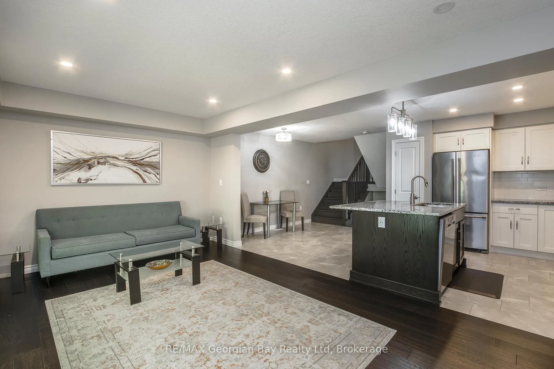 Photo 11 of 956 Cook Drive, Midland — HOMEH