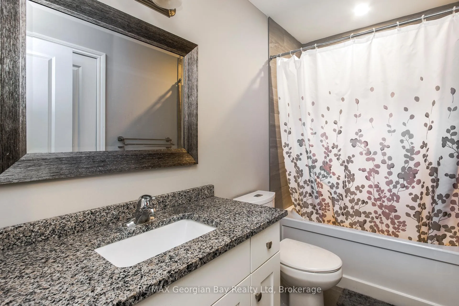Photo 19 of 956 Cook Drive, Midland — HOMEH