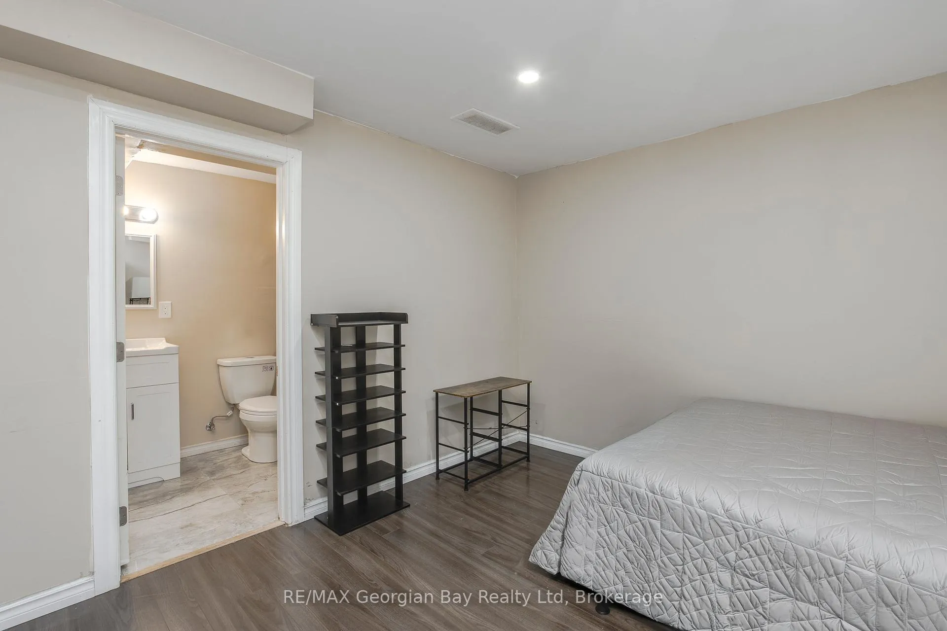 Photo 26 of 956 Cook Drive, Midland — HOMEH