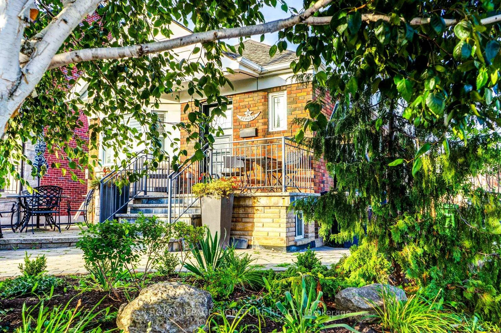 Photo 2 of Unit Main Fl, 33 Athlone Road, Toronto, East York — HOMEH