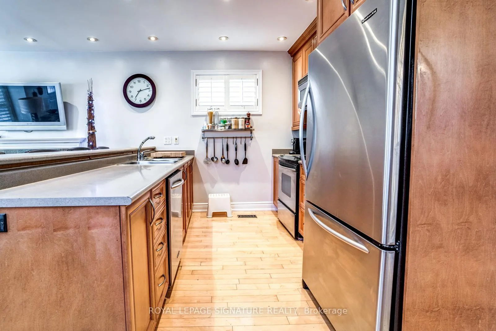 Photo 12 of Unit Main Fl, 33 Athlone Road, Toronto, East York — HOMEH