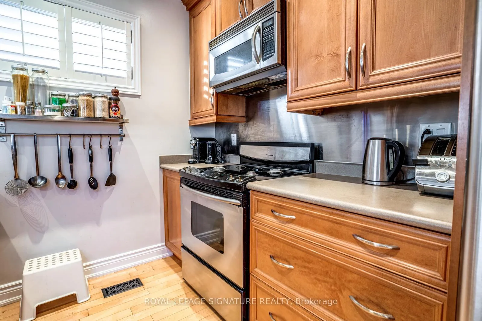 Photo 13 of Unit Main Fl, 33 Athlone Road, Toronto, East York — HOMEH