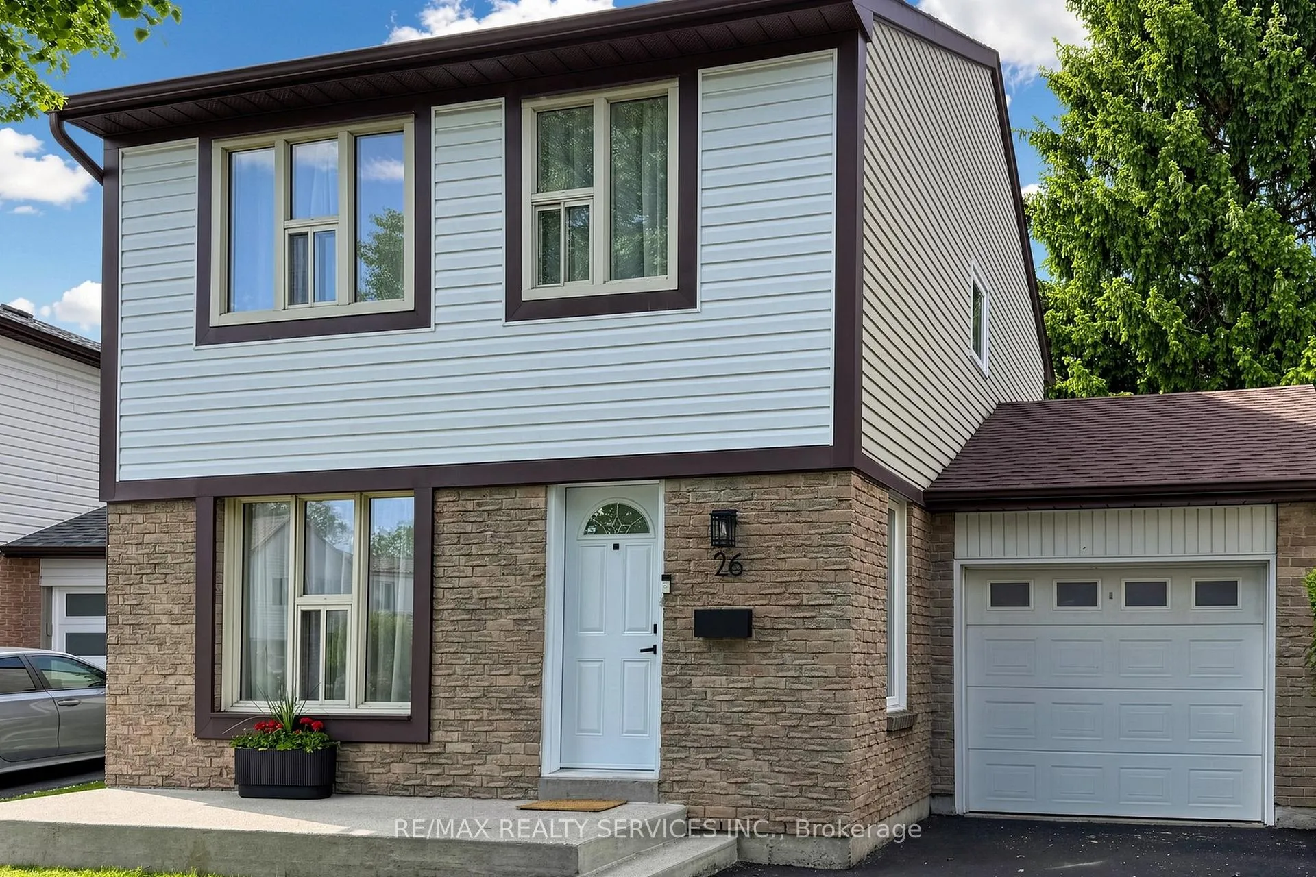 Photo 3 of 26 Mayfair Crescent, Brampton, Central Park — HOMEH