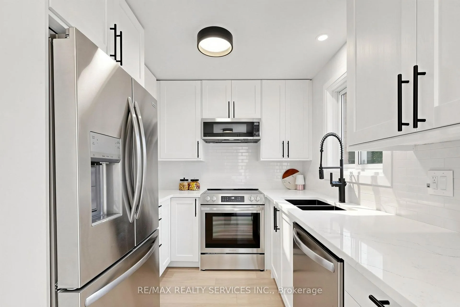 Photo 11 of 26 Mayfair Crescent, Brampton, Central Park — HOMEH