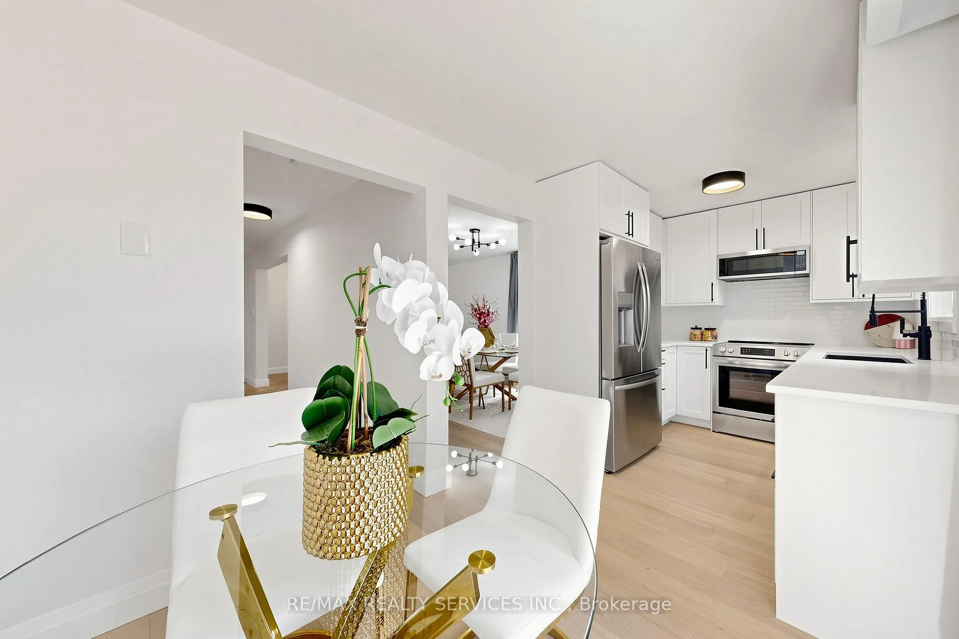Photo 15 of 26 Mayfair Crescent, Brampton, Central Park — HOMEH