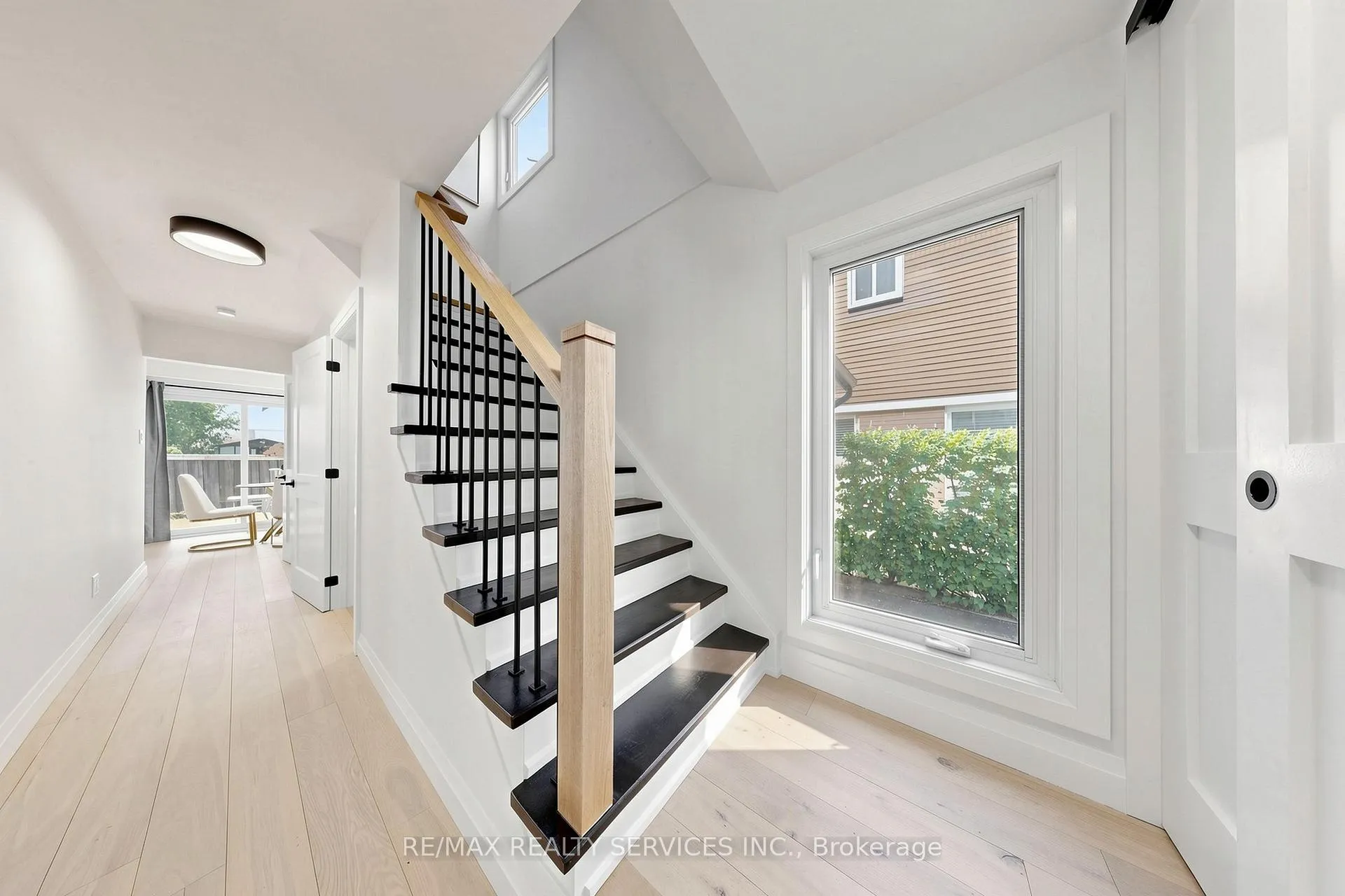 Photo 18 of 26 Mayfair Crescent, Brampton, Central Park — HOMEH