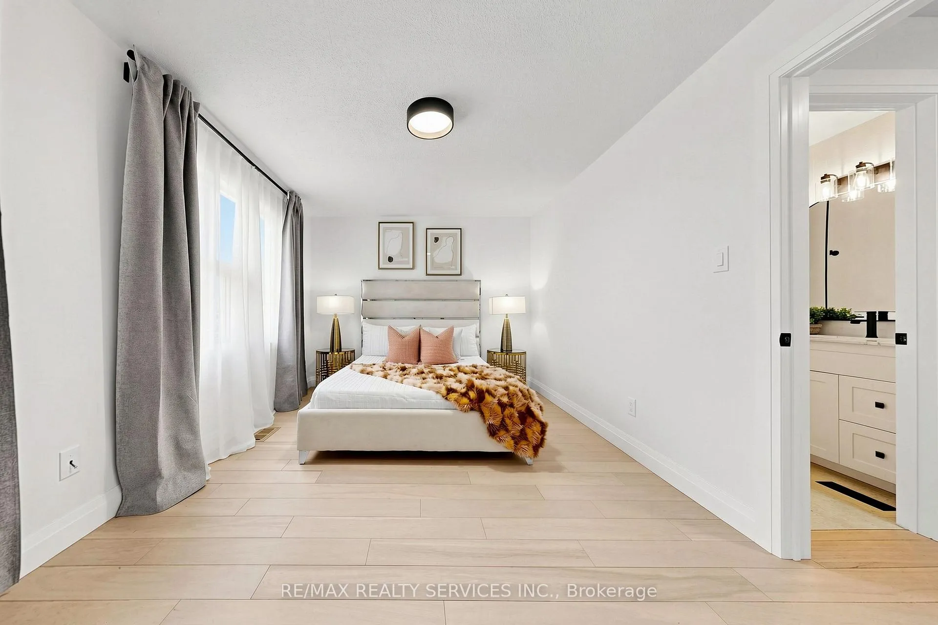 Photo 20 of 26 Mayfair Crescent, Brampton, Central Park — HOMEH