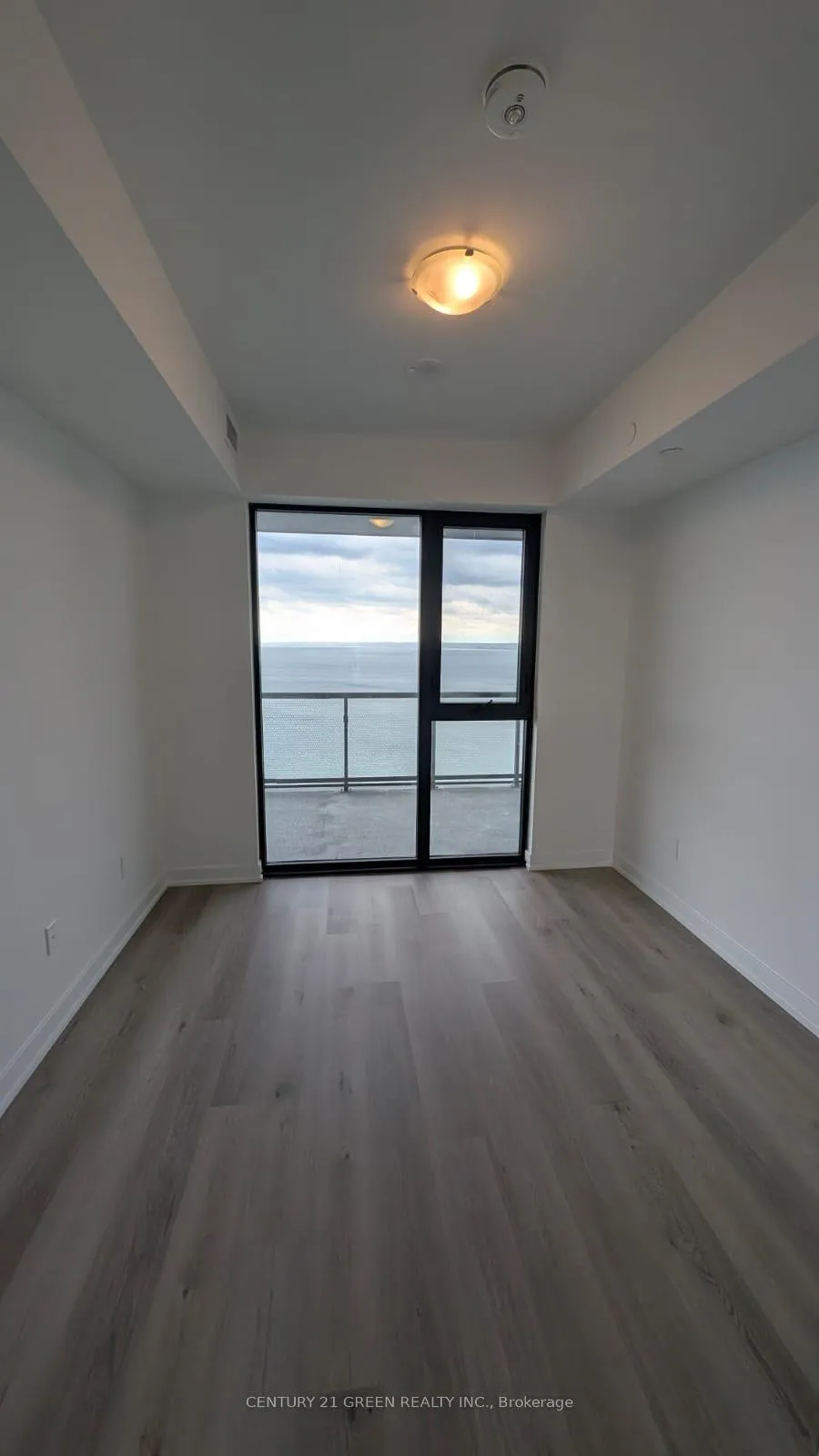Photo 12 of Unit 2106, 2075 Lakeshore Road, Burlington, Brant — HOMEH