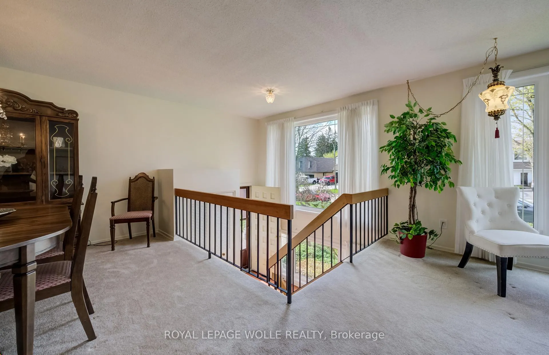 Photo 5 of 51 Underhill Crescent, Kitchener — HOMEH