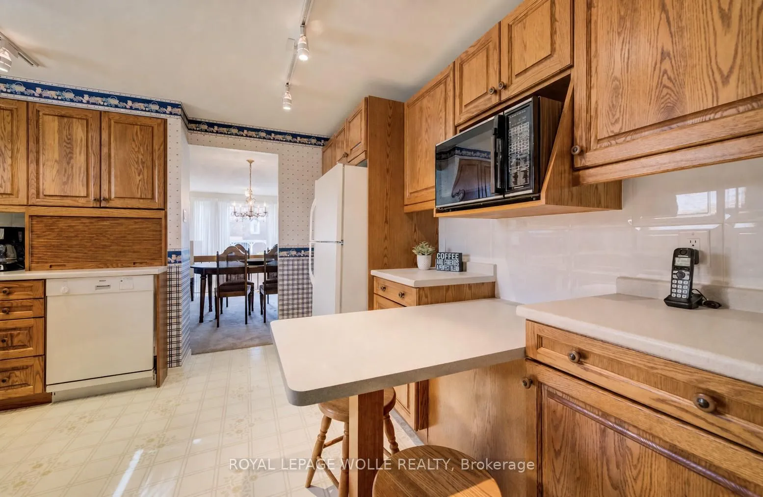 Photo 13 of 51 Underhill Crescent, Kitchener — HOMEH