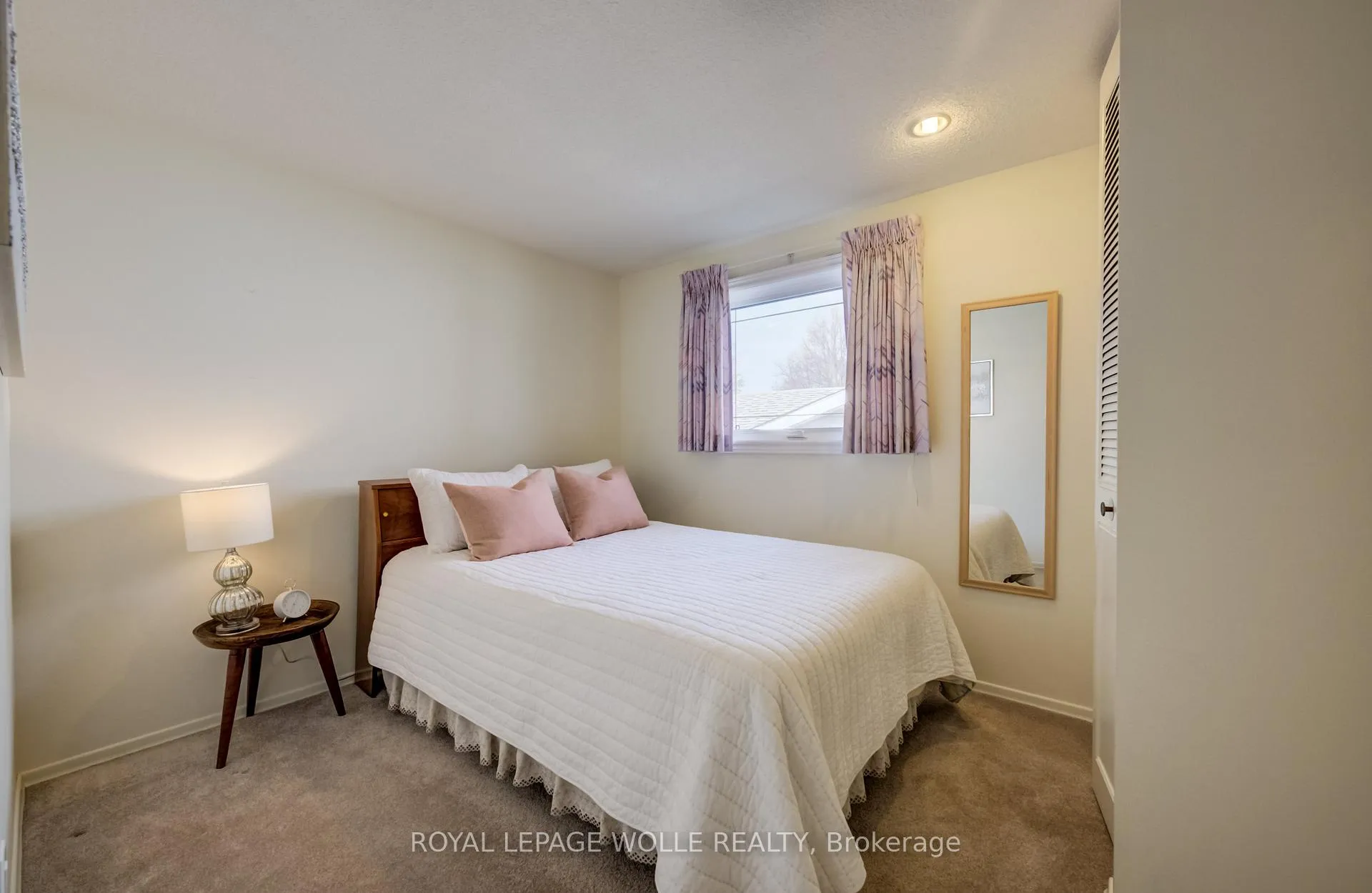 Photo 16 of 51 Underhill Crescent, Kitchener — HOMEH