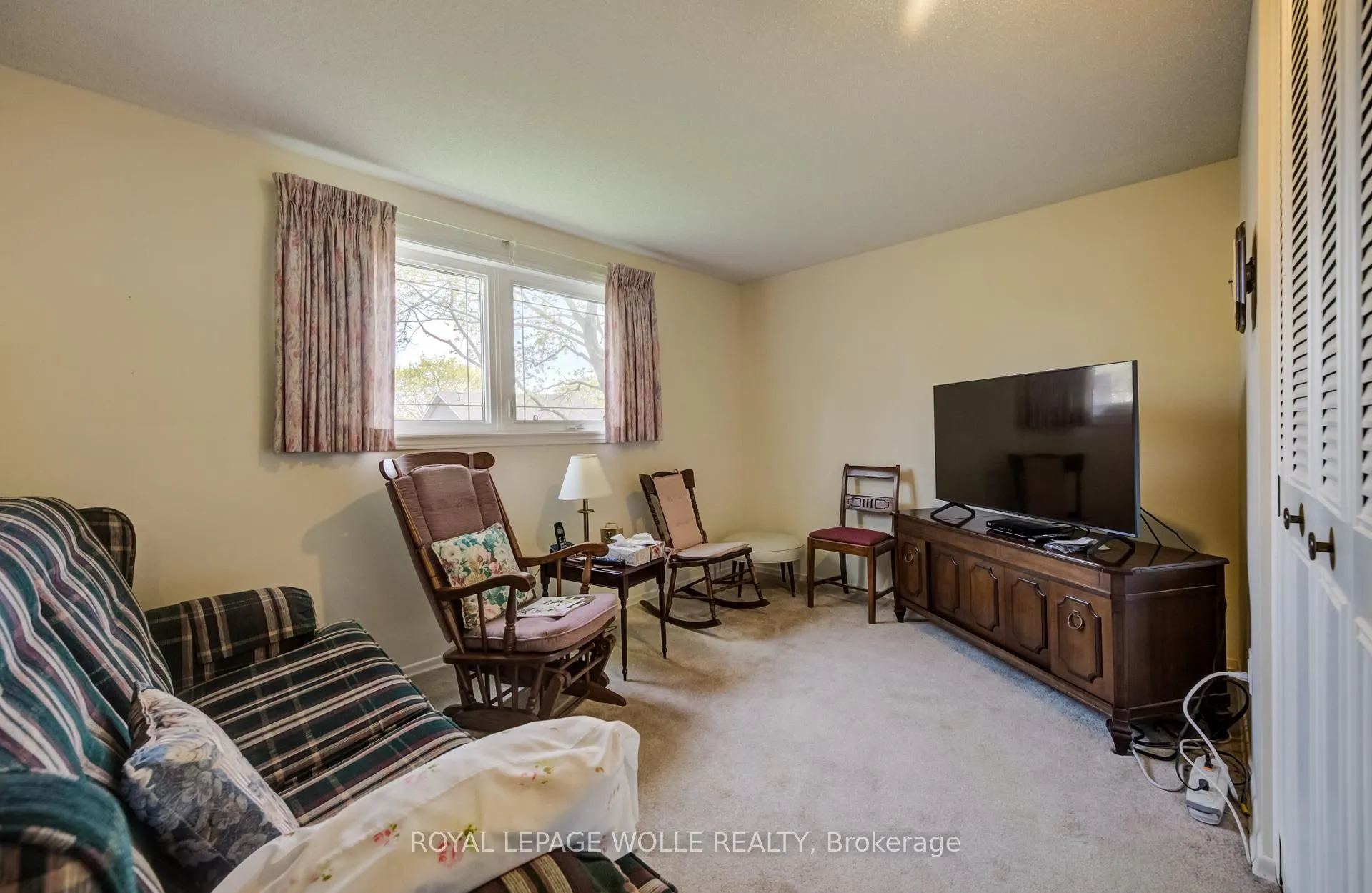 Photo 18 of 51 Underhill Crescent, Kitchener — HOMEH