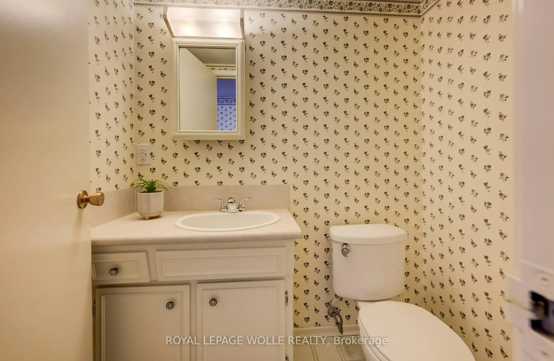 Photo 25 of 51 Underhill Crescent, Kitchener — HOMEH