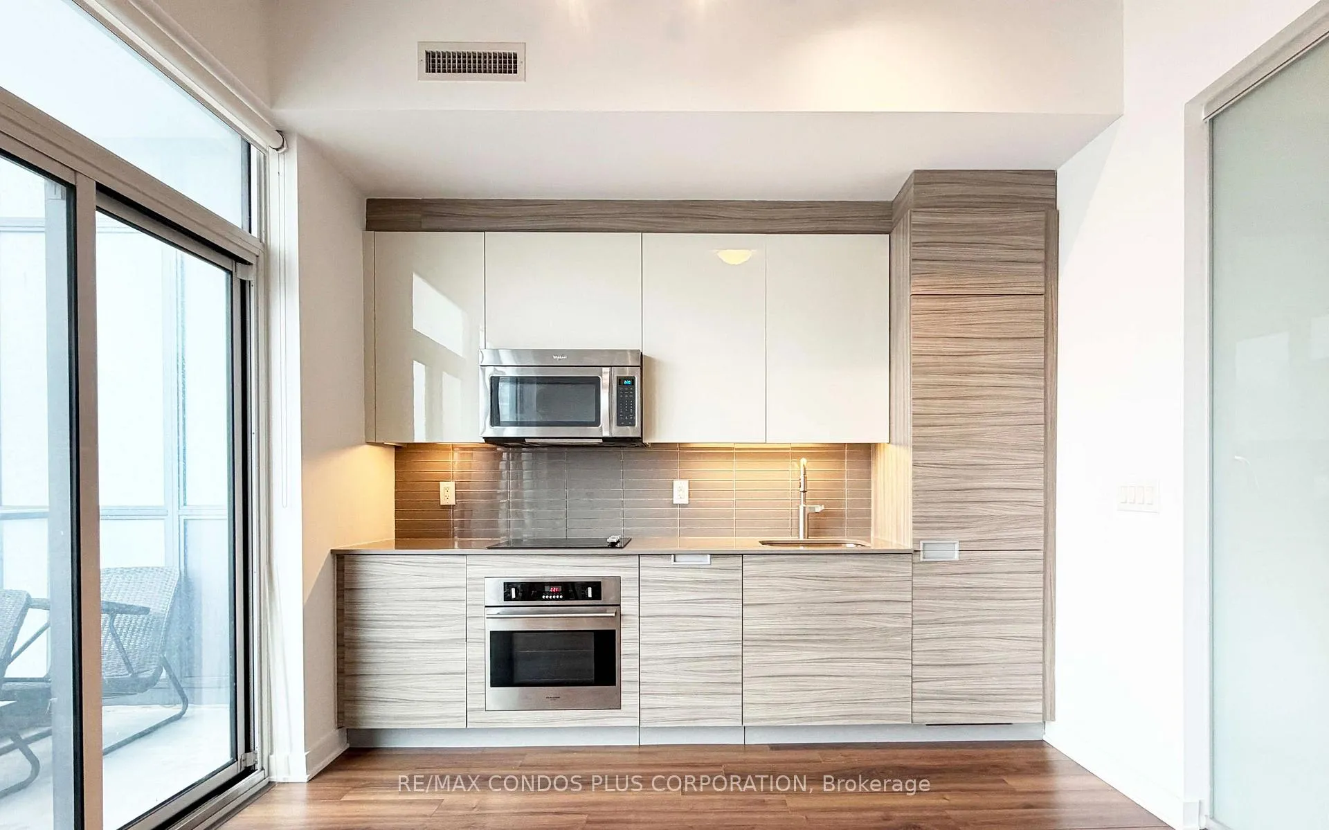Photo 5 of Unit 2410, 210 Simcoe Street, Toronto, University — HOMEH