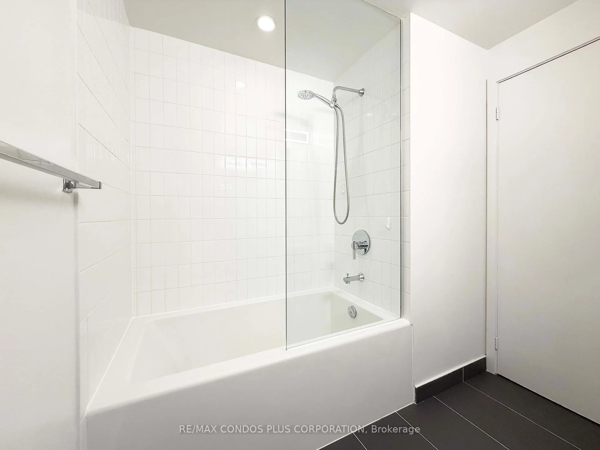Photo 12 of Unit 2410, 210 Simcoe Street, Toronto, University — HOMEH