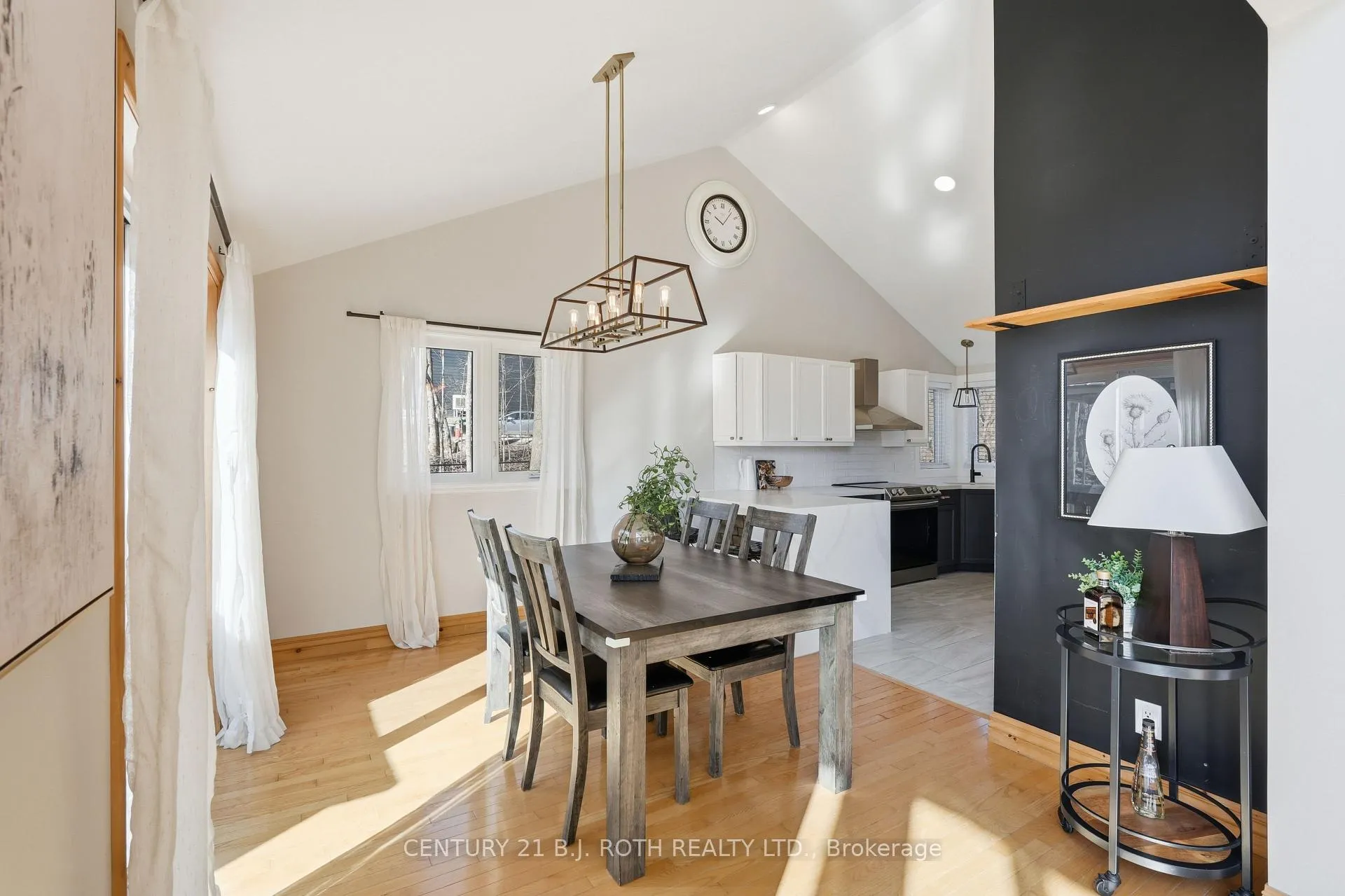 Photo 5 of 46 Slalom Drive, Oro-Medonte, Moonstone — HOMEH